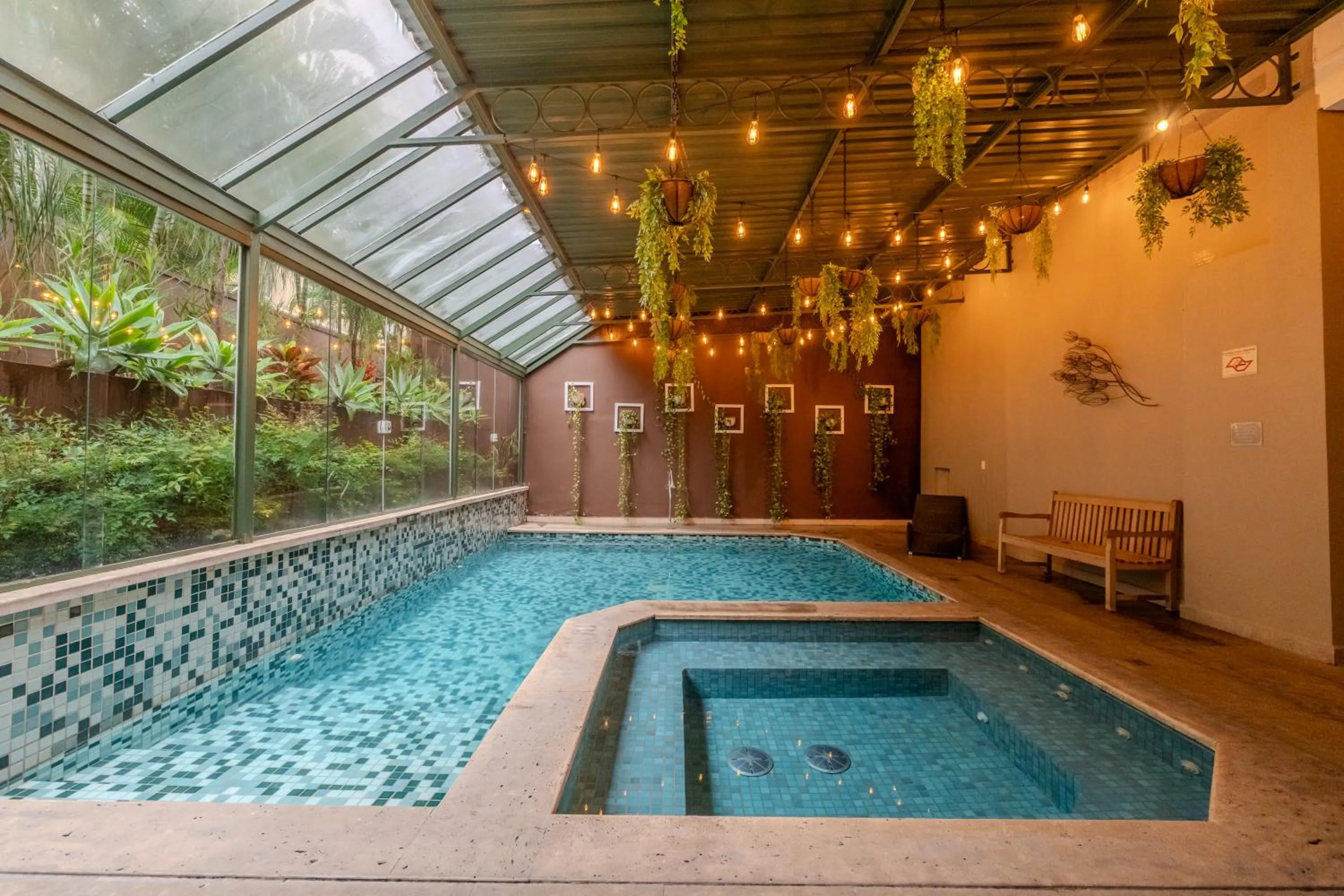 Swimming pool in Hotel Heritage