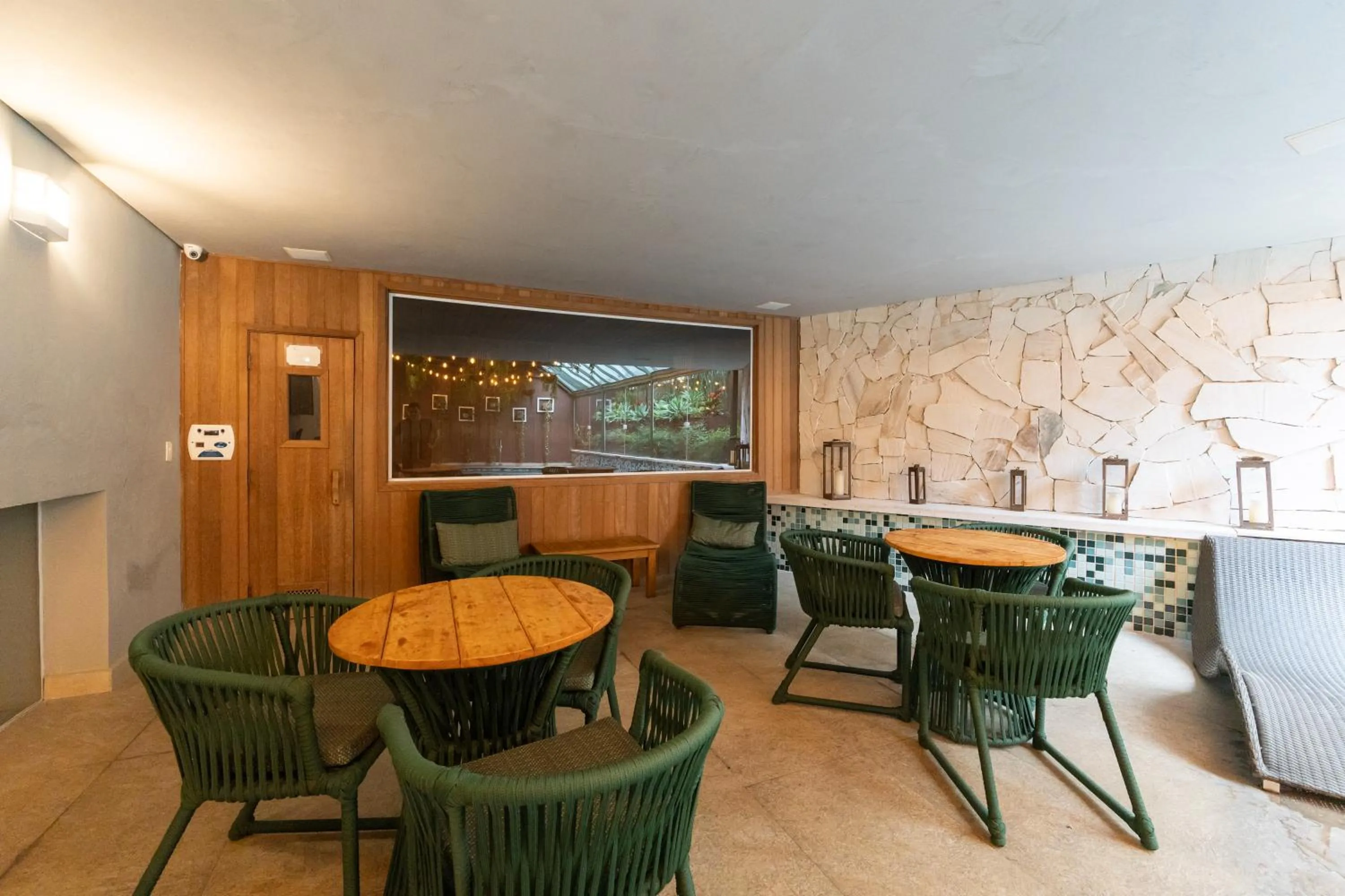 Swimming pool in Hotel Heritage