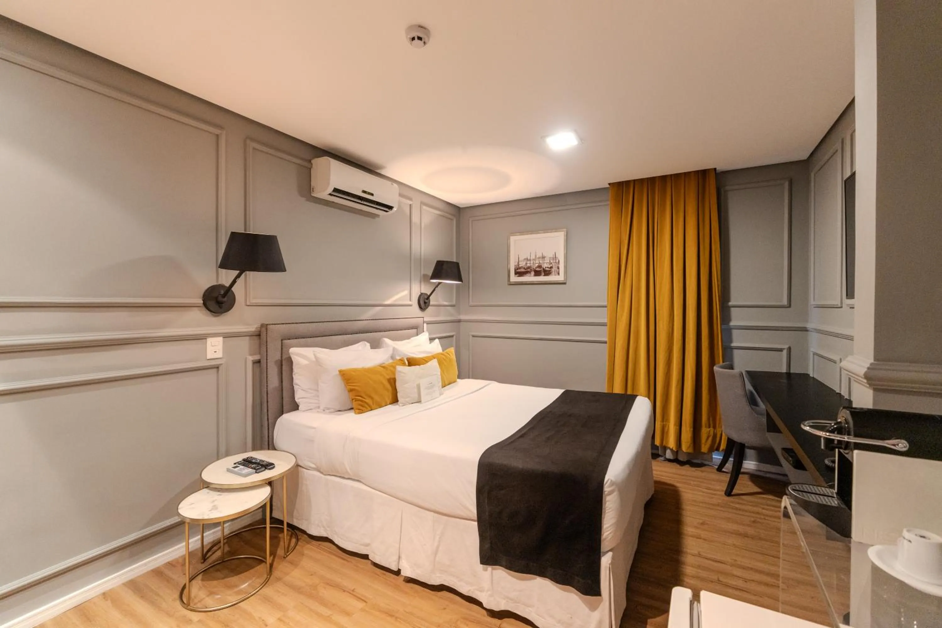 Bed in Hotel Heritage