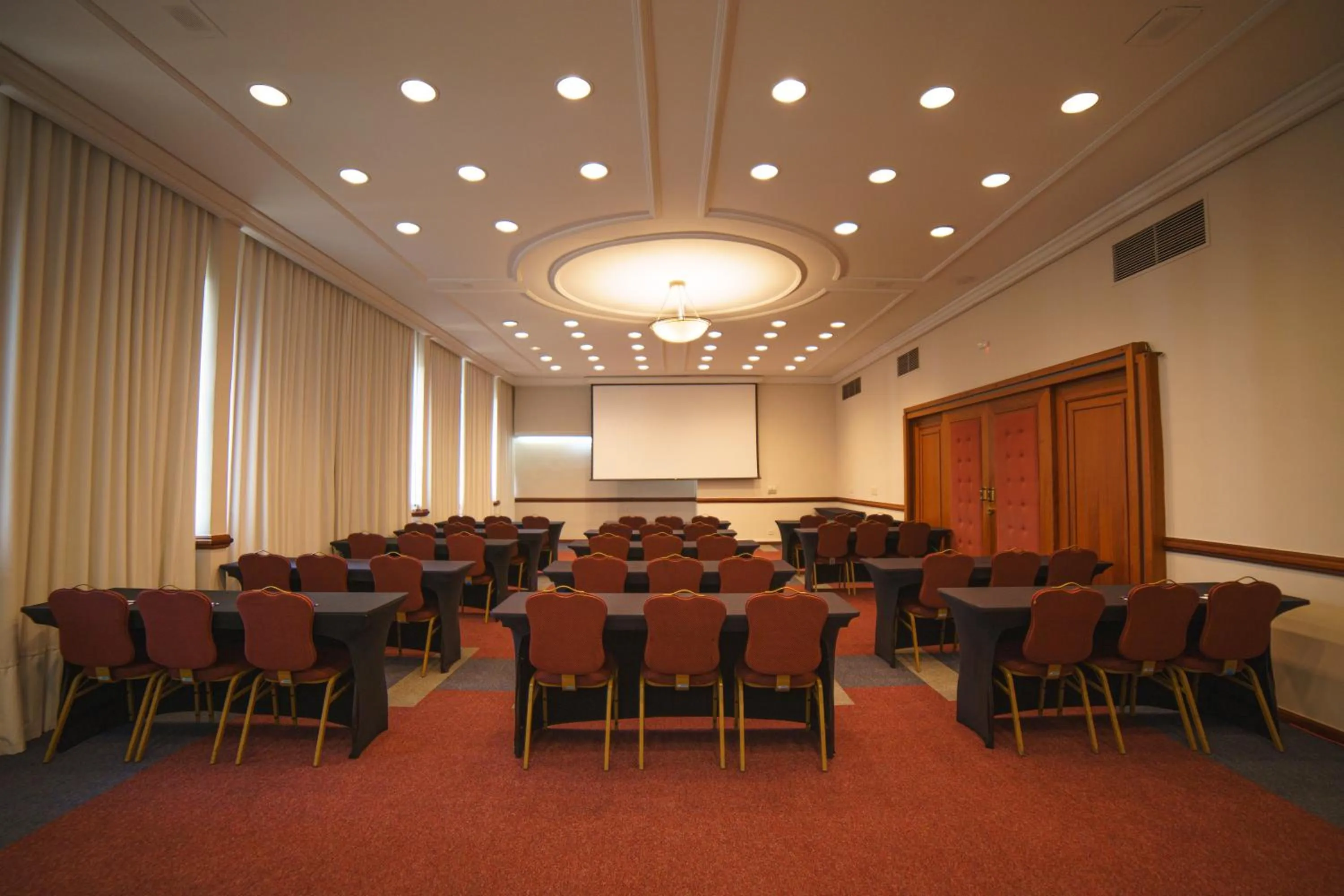 Meeting/conference room in Mabu Curitiba Business