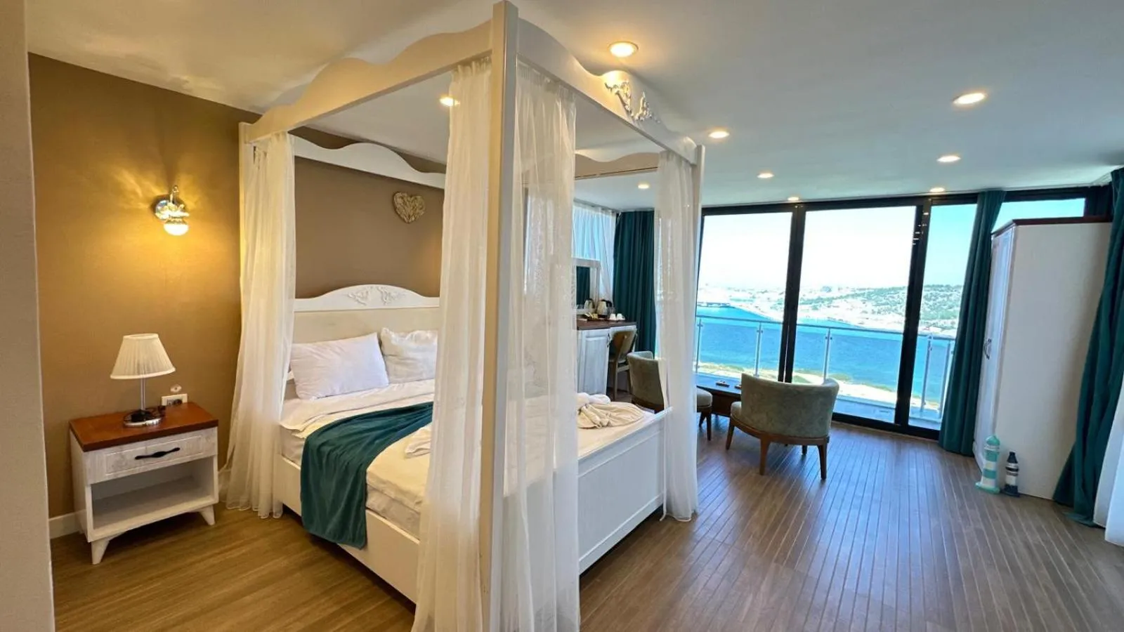 Restaurant/places to eat, Bed in Aden Boutique Otel