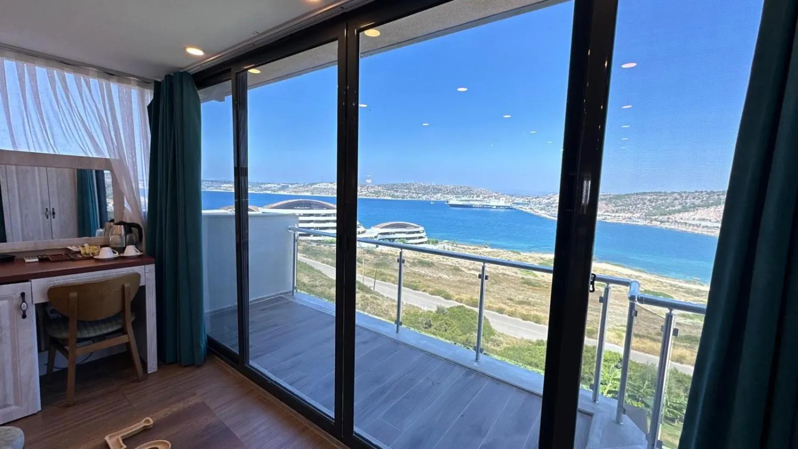 Restaurant/places to eat in Aden Boutique Otel