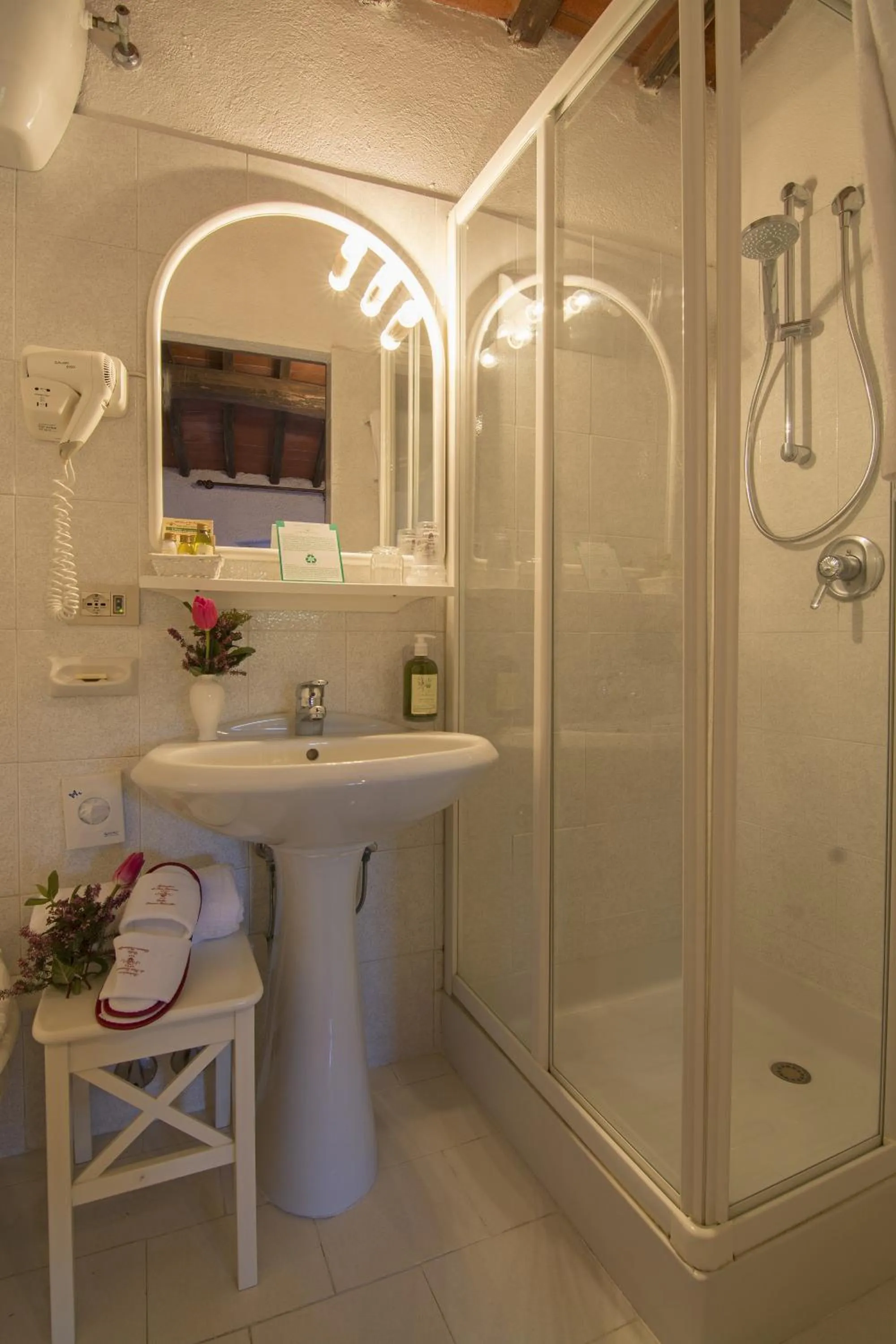 Bathroom in Hotel Colle Etrusco Salivolpi
