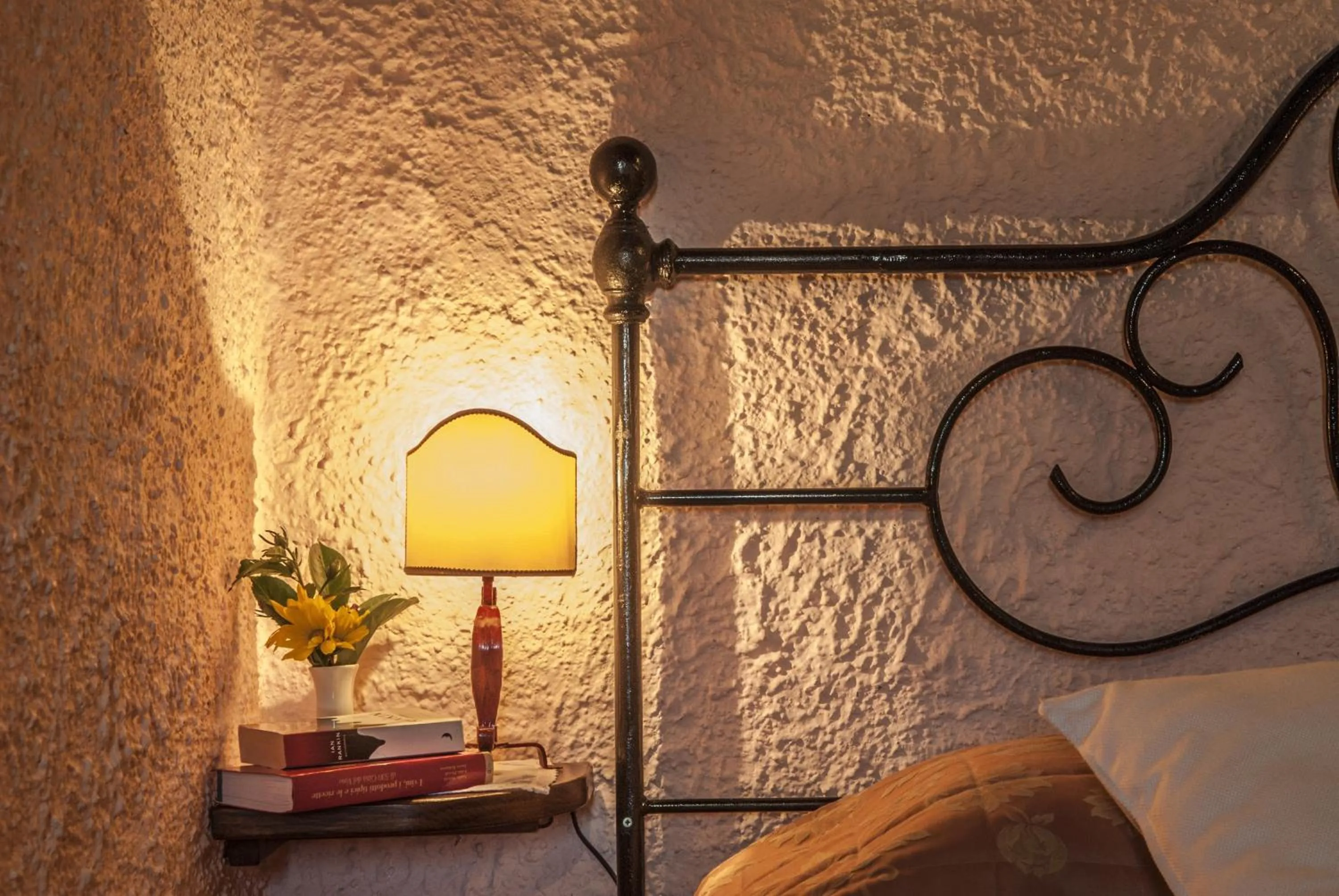 Decorative detail, Bed in Hotel Colle Etrusco Salivolpi