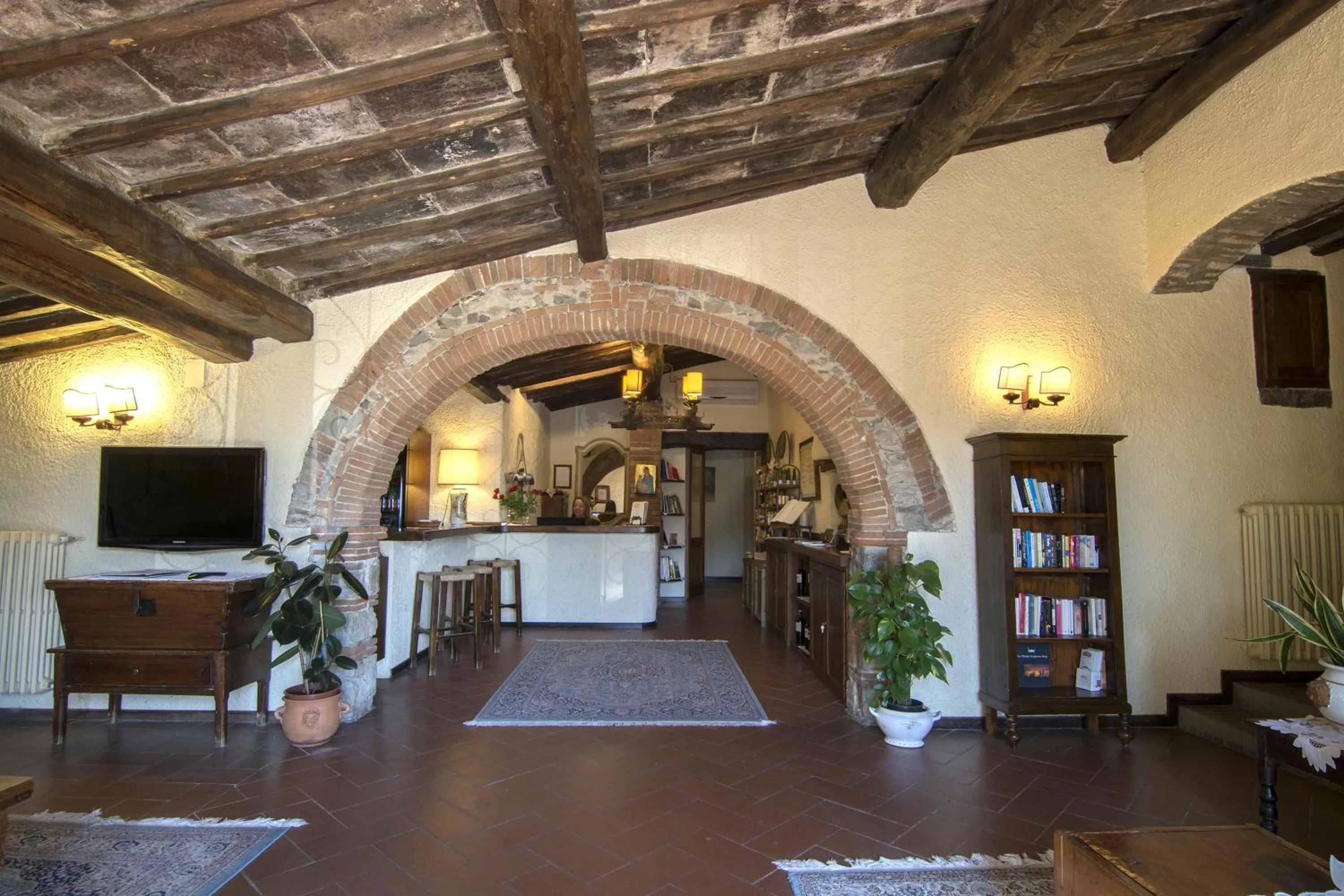 Communal lounge/ TV room in Hotel Colle Etrusco Salivolpi