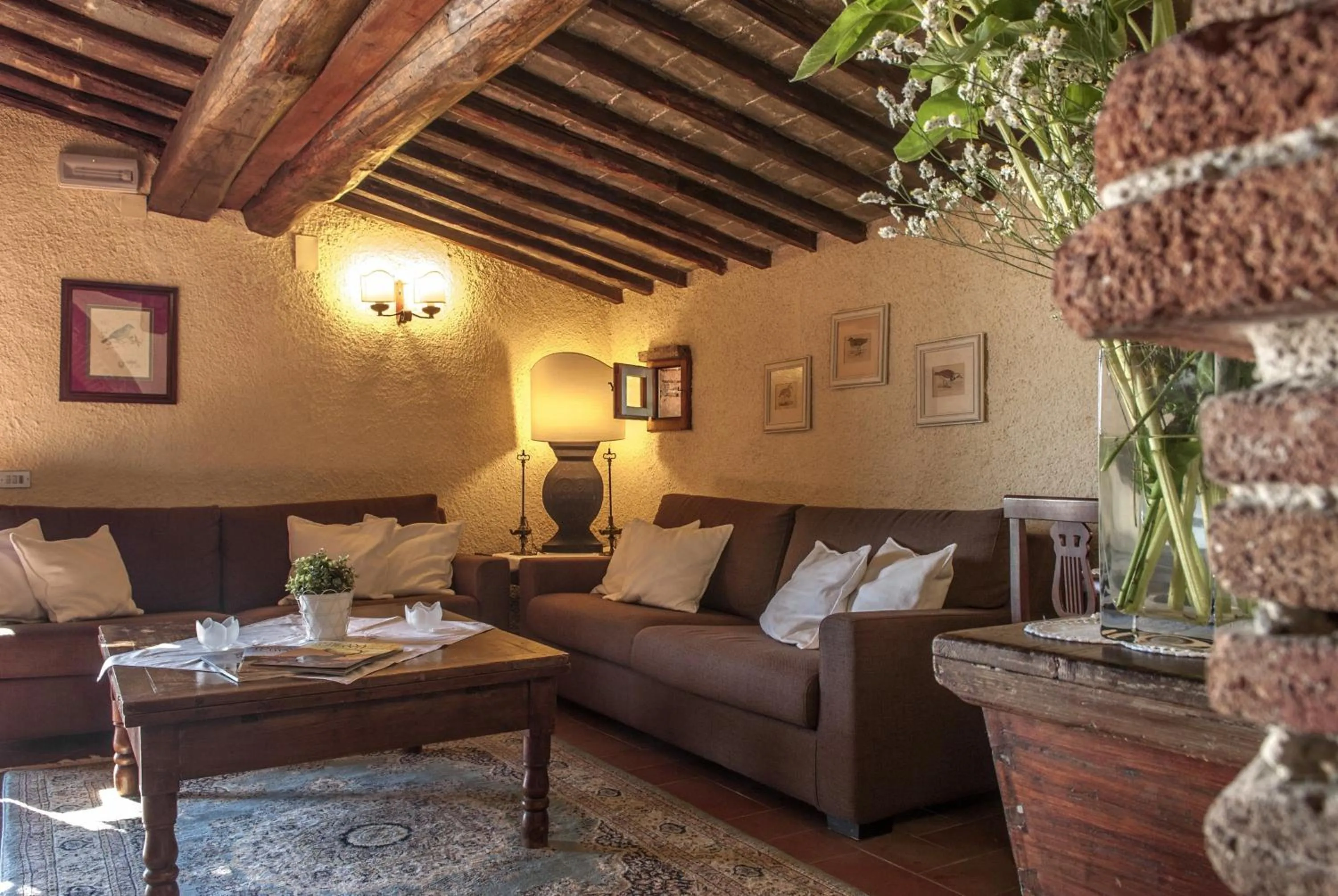 Communal lounge/ TV room in Hotel Colle Etrusco Salivolpi