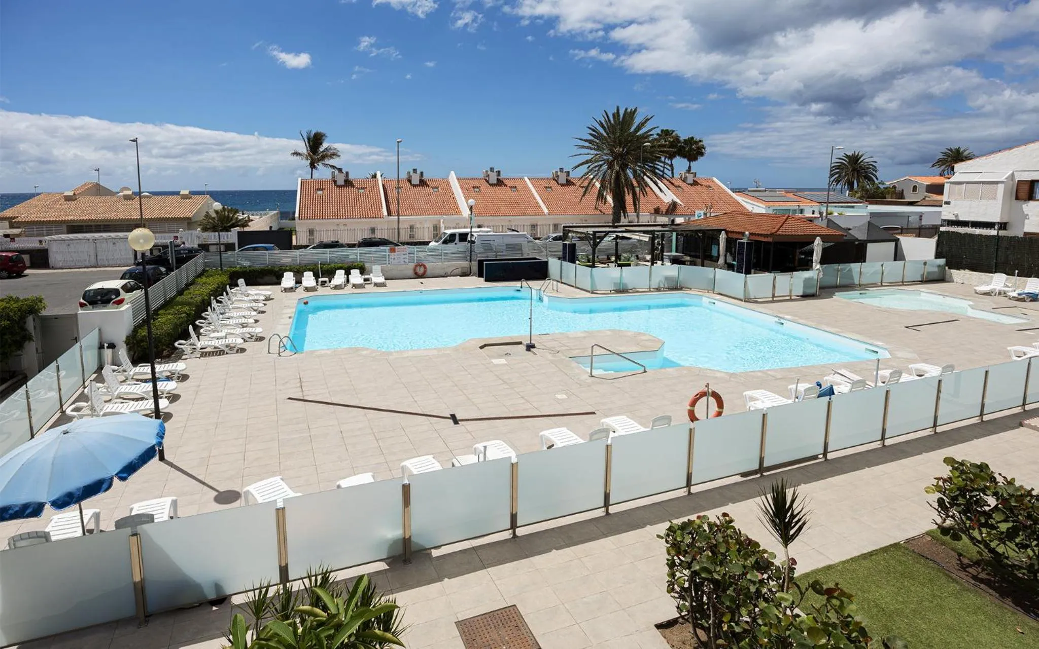 Swimming pool in Smartr Maspalomas Corinto