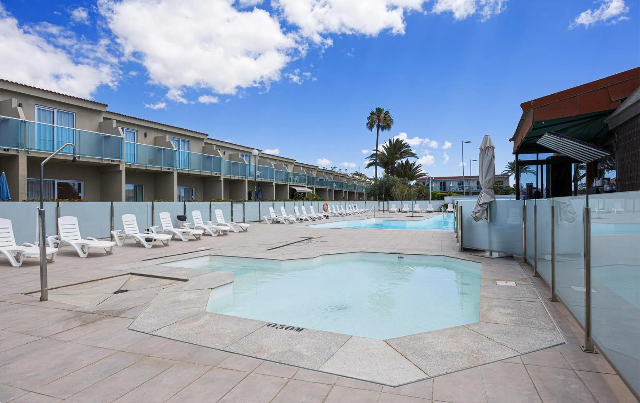 Swimming pool in Smartr Maspalomas Corinto