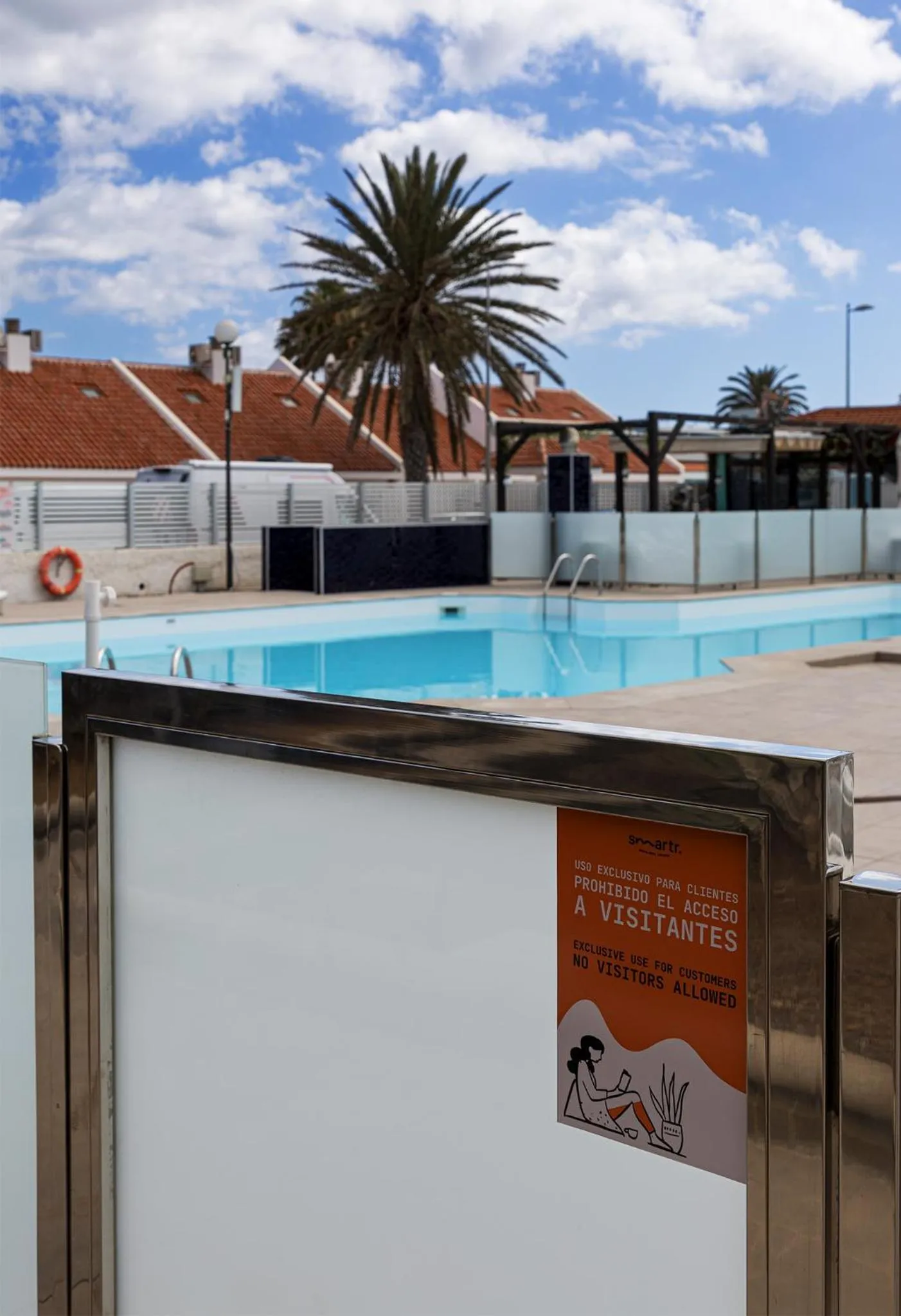 Swimming pool in Smartr Maspalomas Corinto