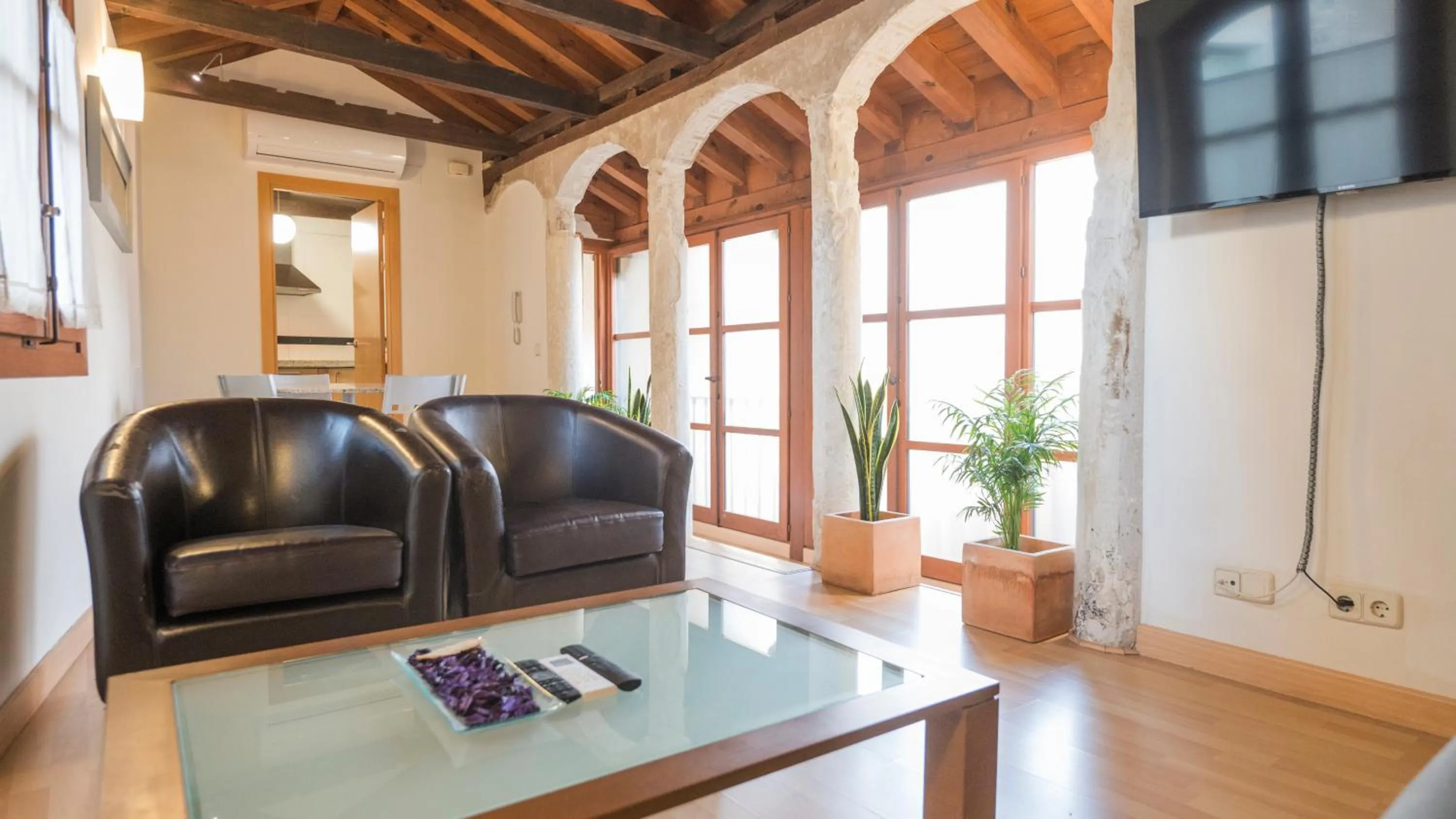 TV and multimedia in Casa de los Mozárabes by Toledo AP