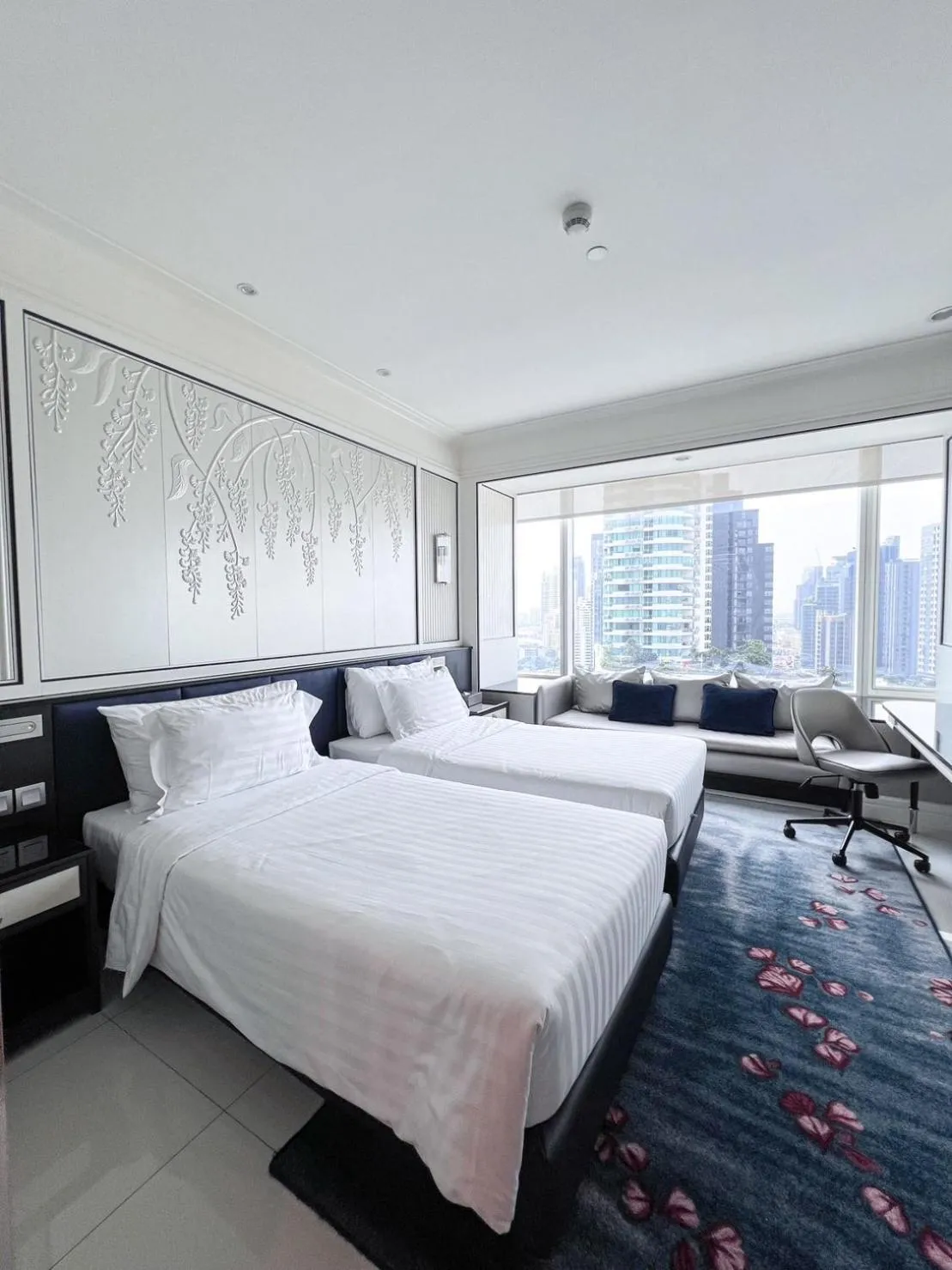 Bed in Grande Centre Point Sukhumvit 55 Thong Lo