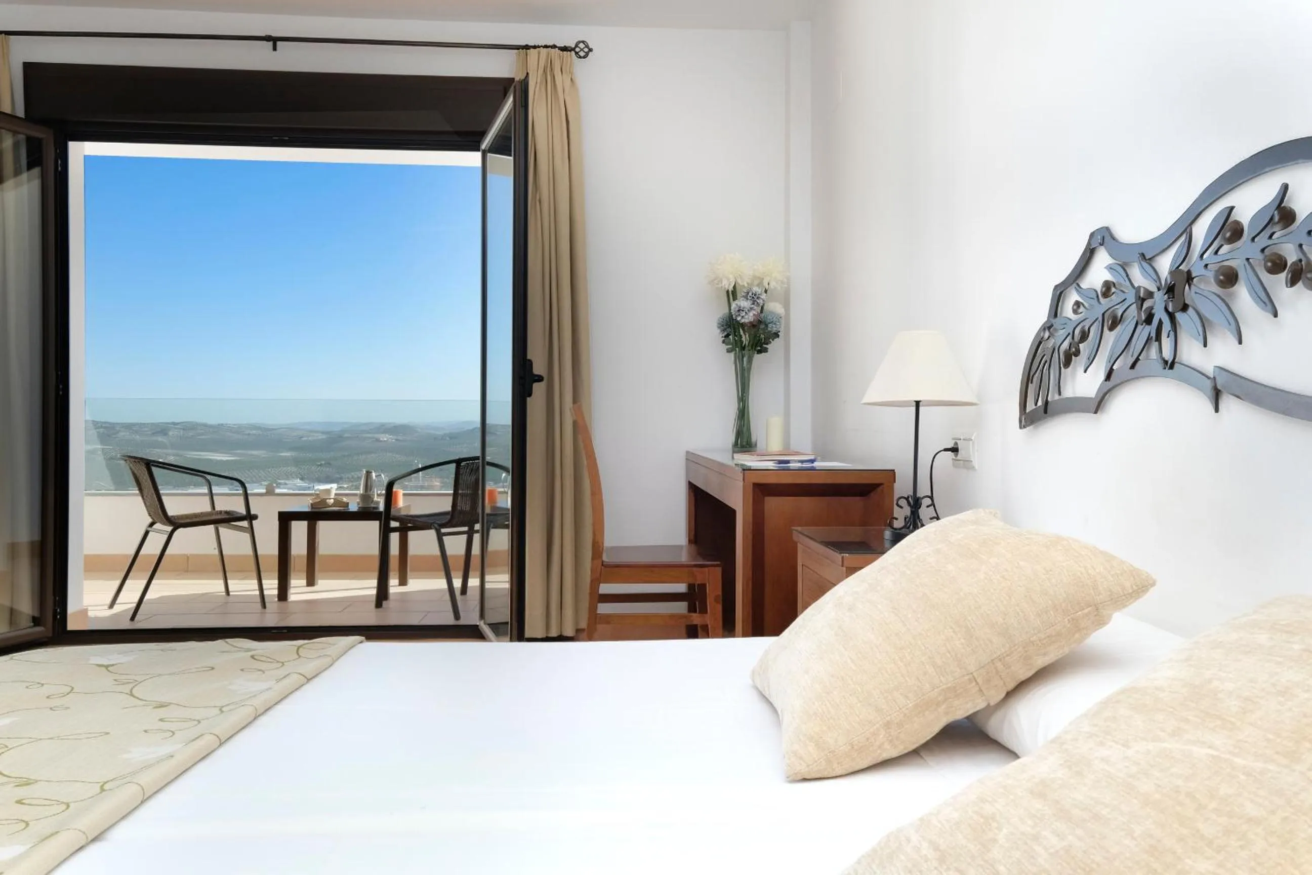 Mountain view, Bed in Los Castillarejos Apartamentos Rurales