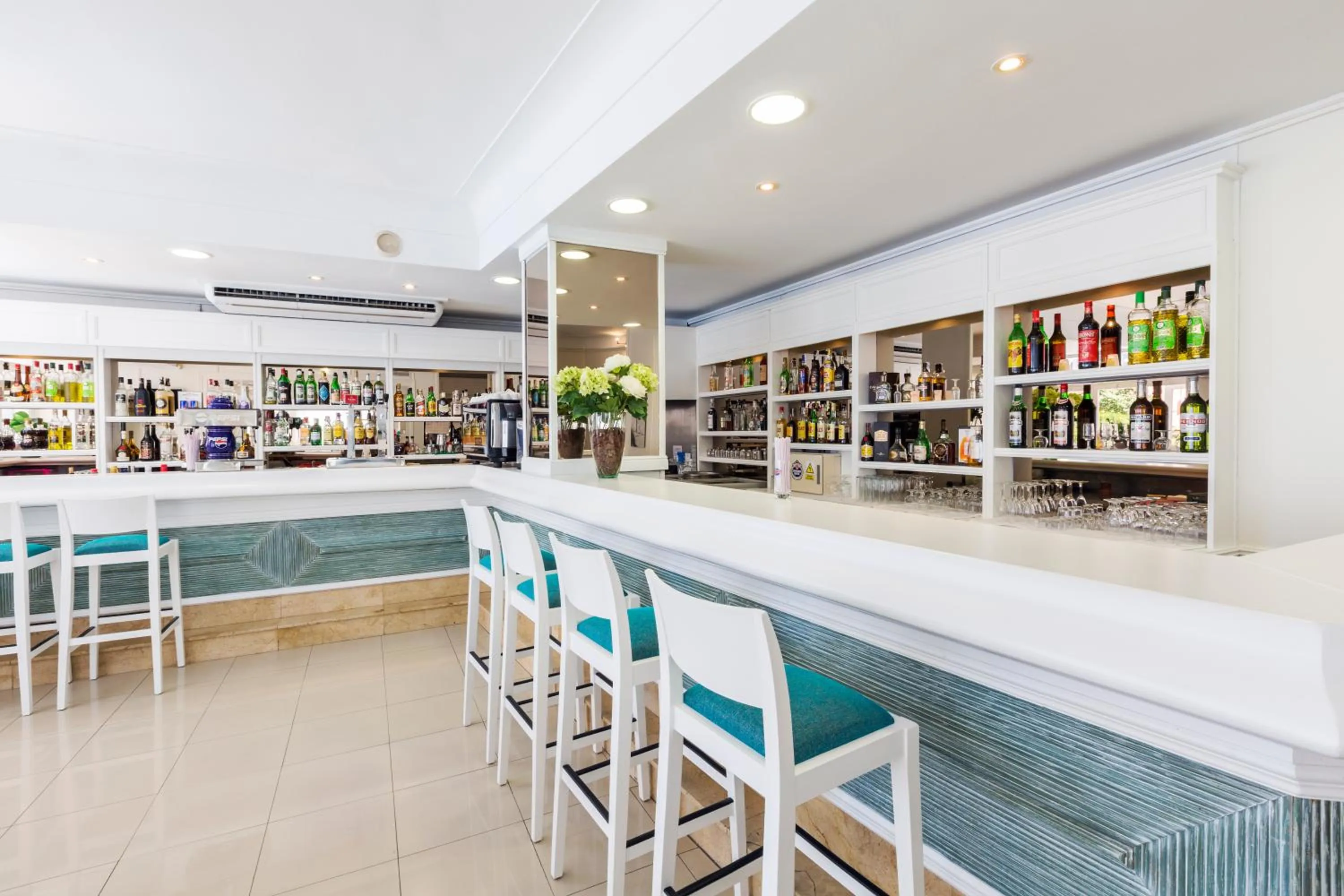 Lounge or bar in Hotel Don Miguel Playa