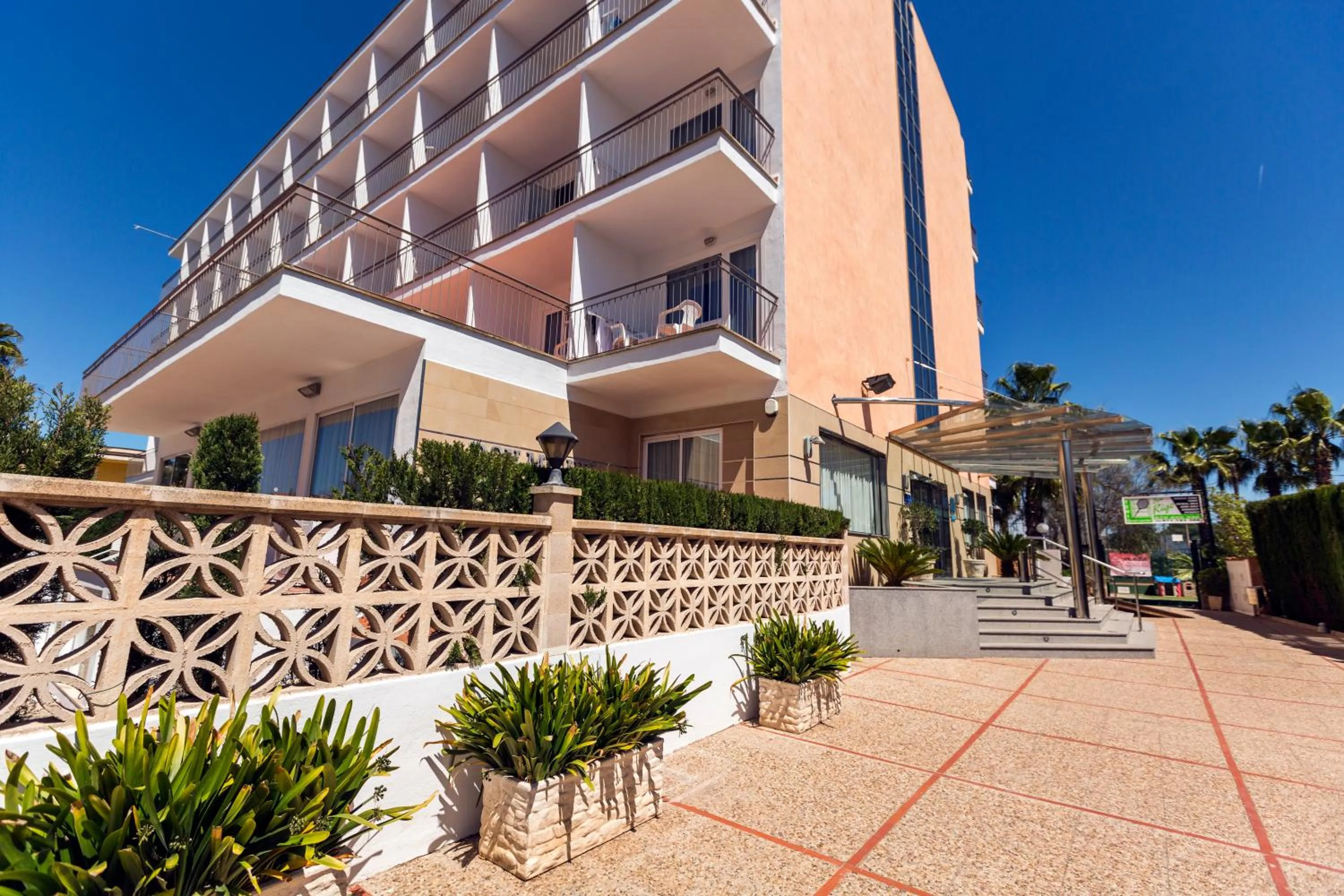 Property building in Hotel Don Miguel Playa