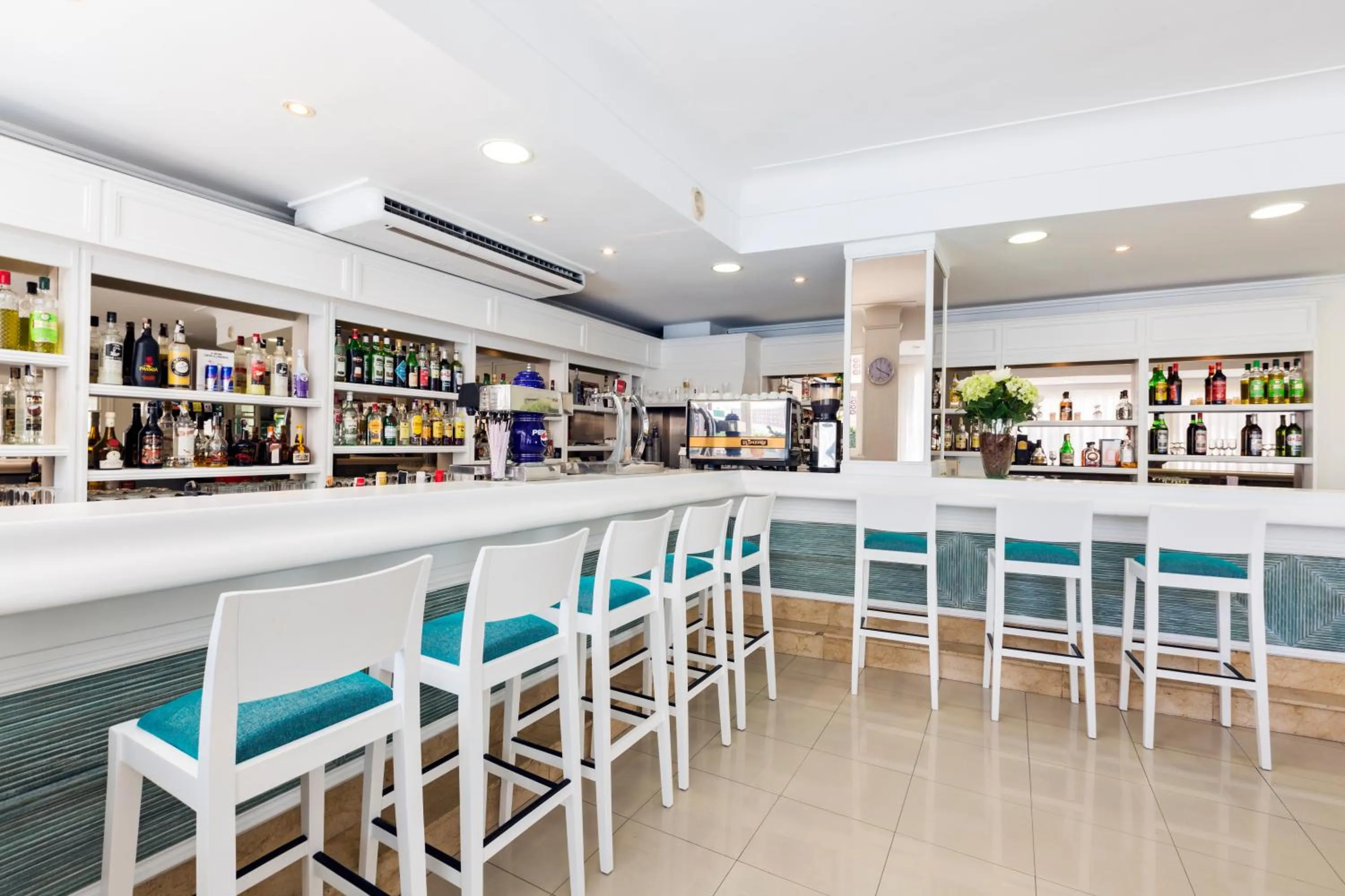 Lounge or bar in Hotel Don Miguel Playa