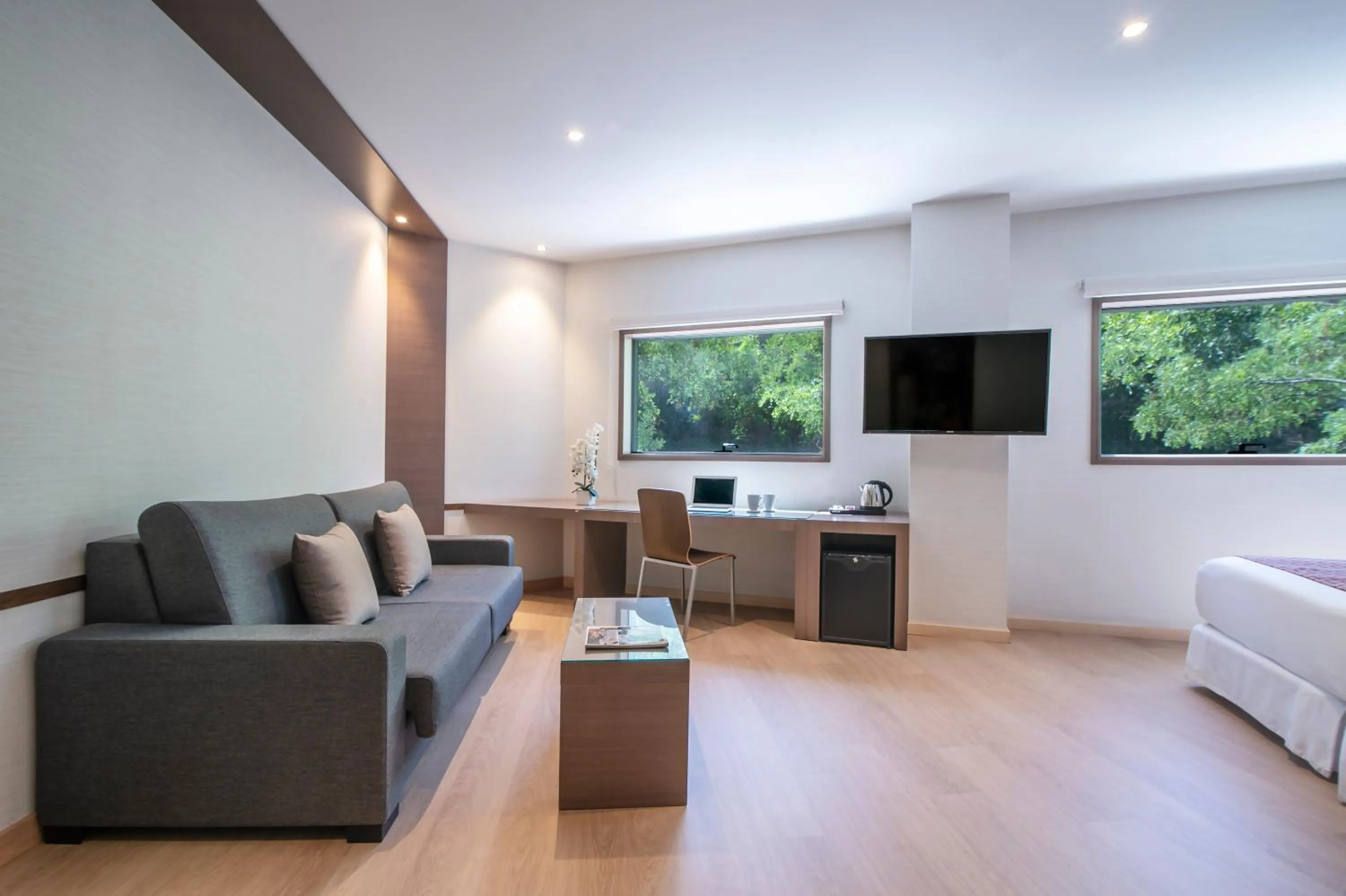 Photo of the whole room in Allegro Granada