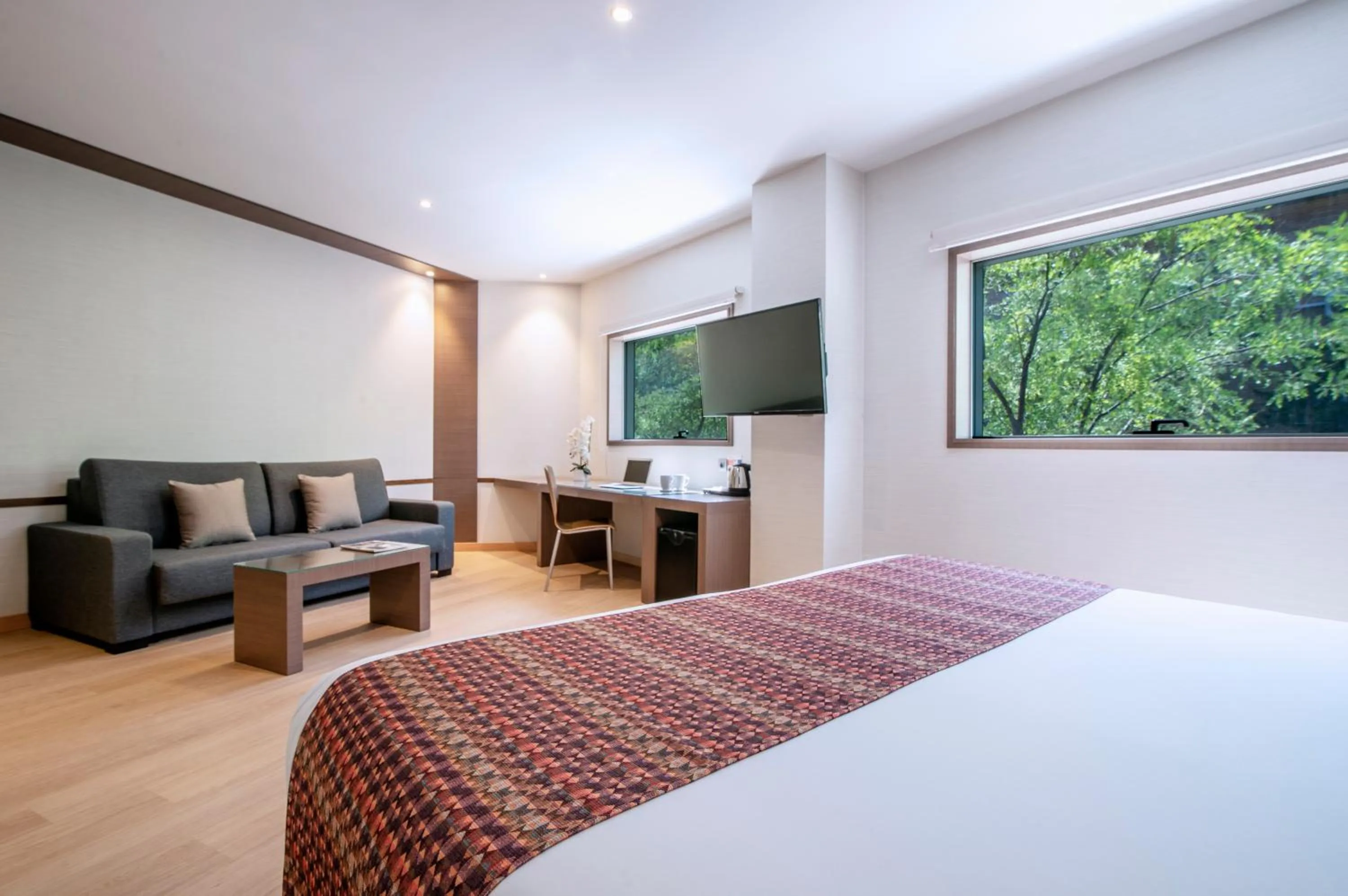 Photo of the whole room, Bed in Allegro Granada