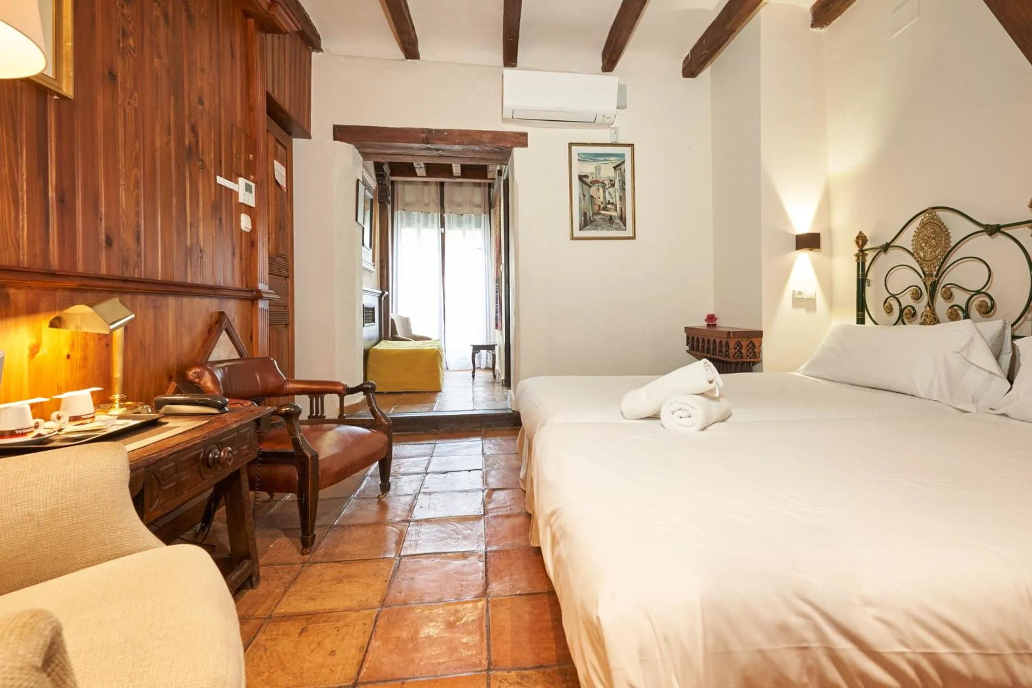 Photo of the whole room, Bed in Hotel América