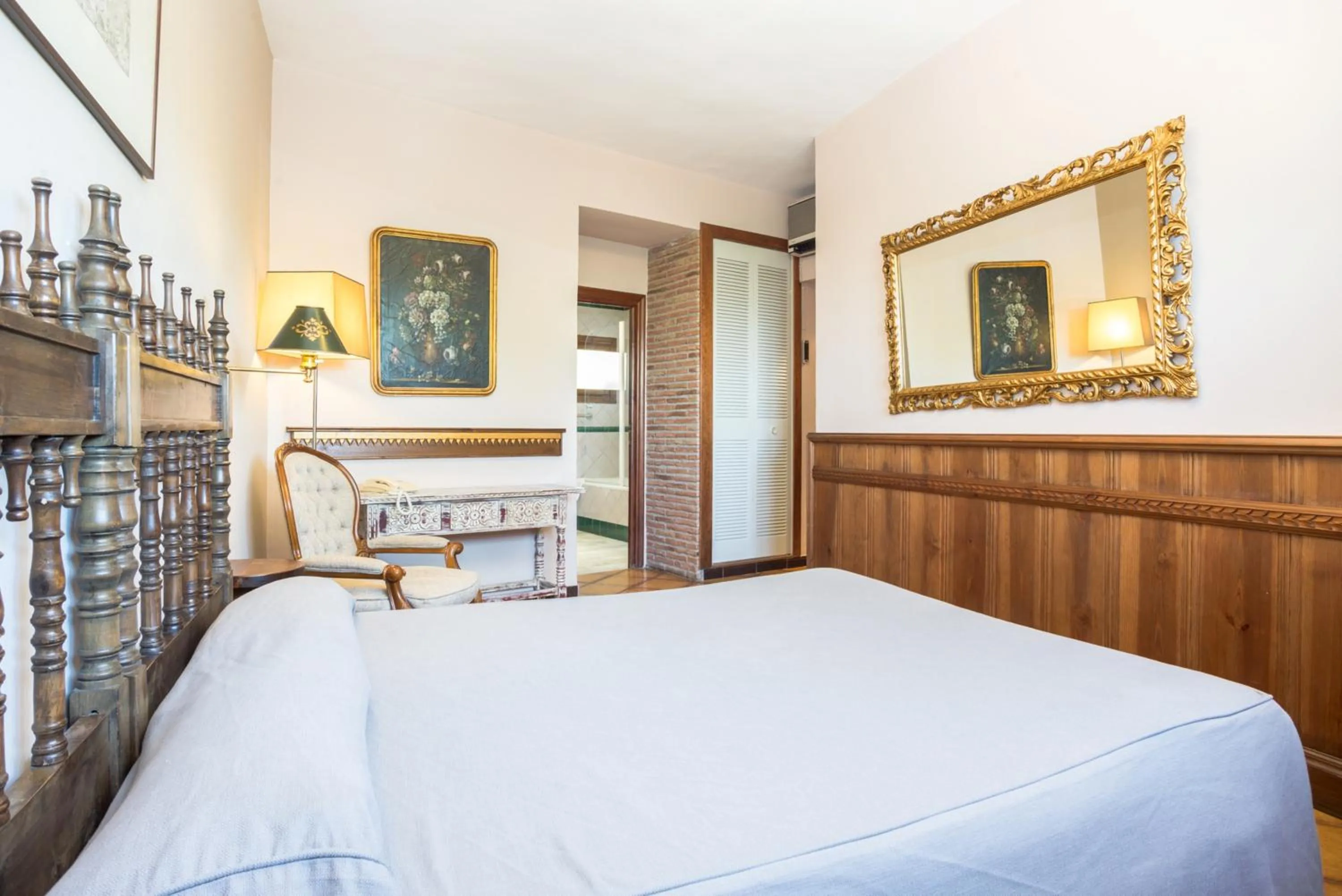 Bed in Hotel América