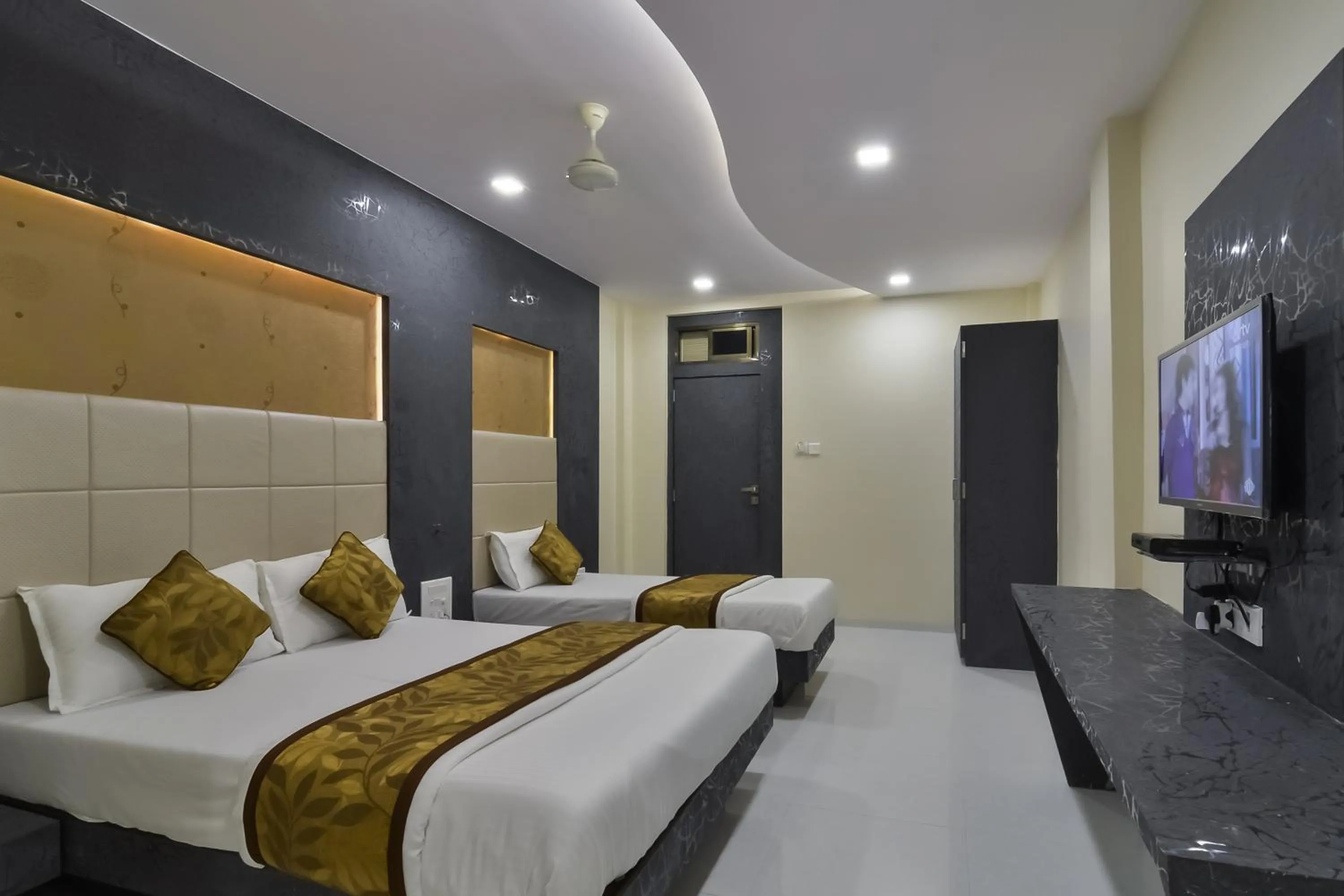 Bed in Hotel Aroma- Dadar