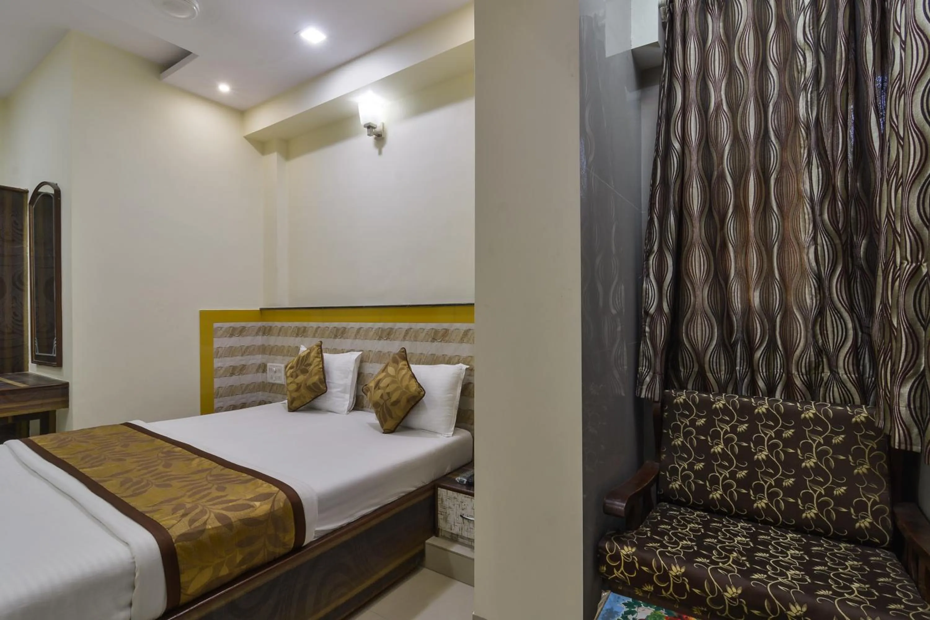 Bed in Hotel Aroma- Dadar