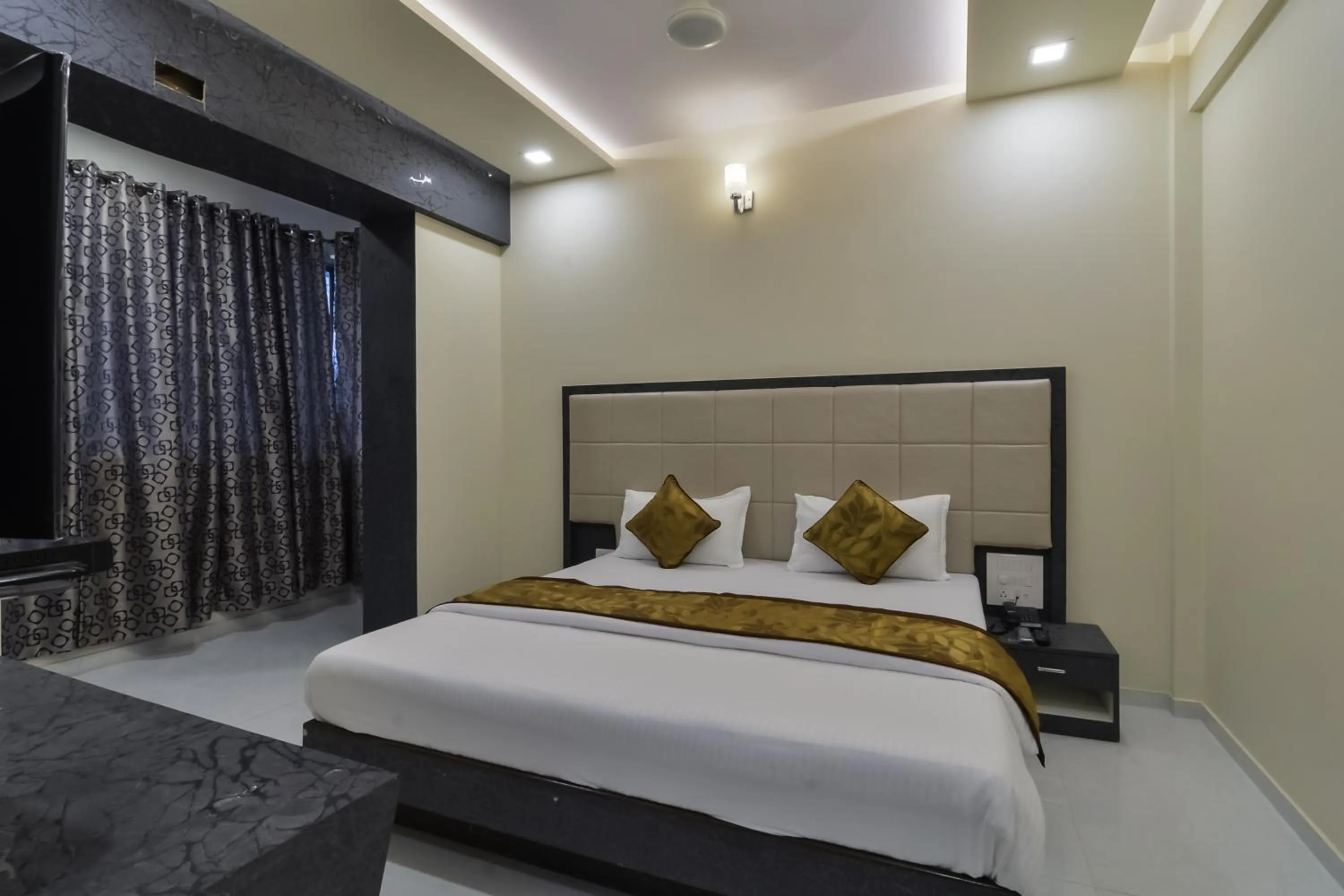 Bed in Hotel Aroma- Dadar