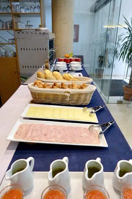 Continental breakfast in Hotel Apartamentos Patagonia Sur