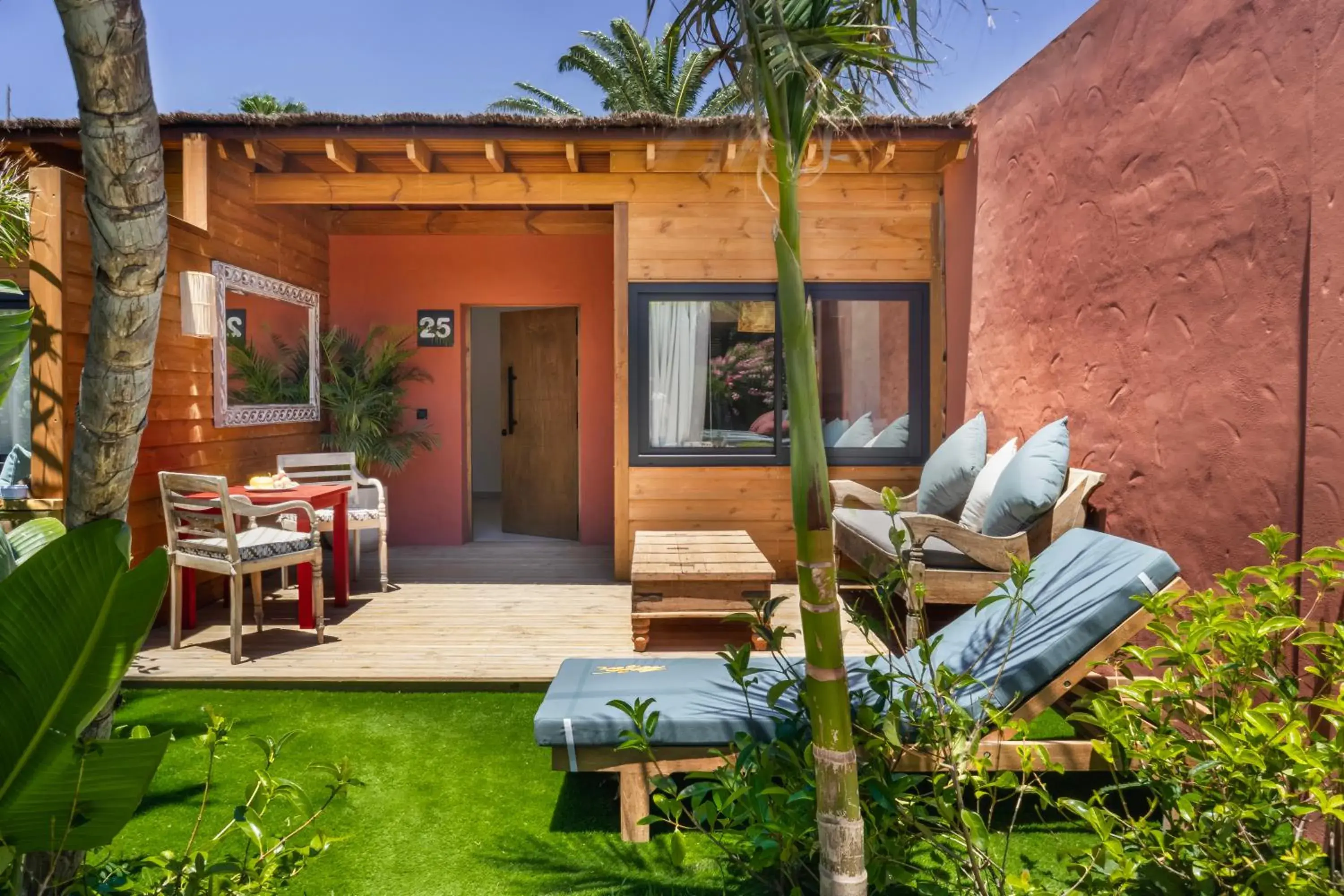 Suite with Garden View in 100% Fun Suite with Garden View in 100% Fun