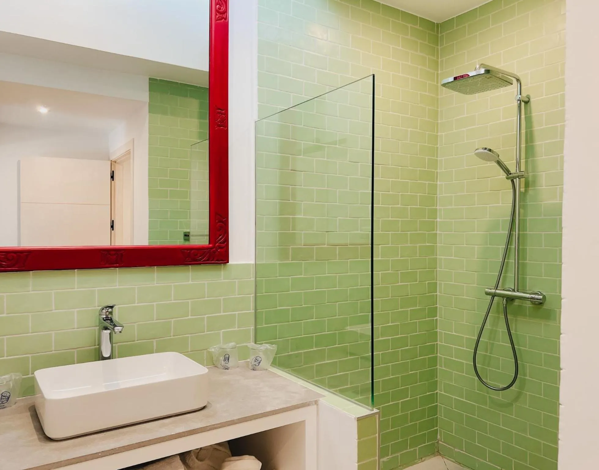 Bathroom in 100% Fun