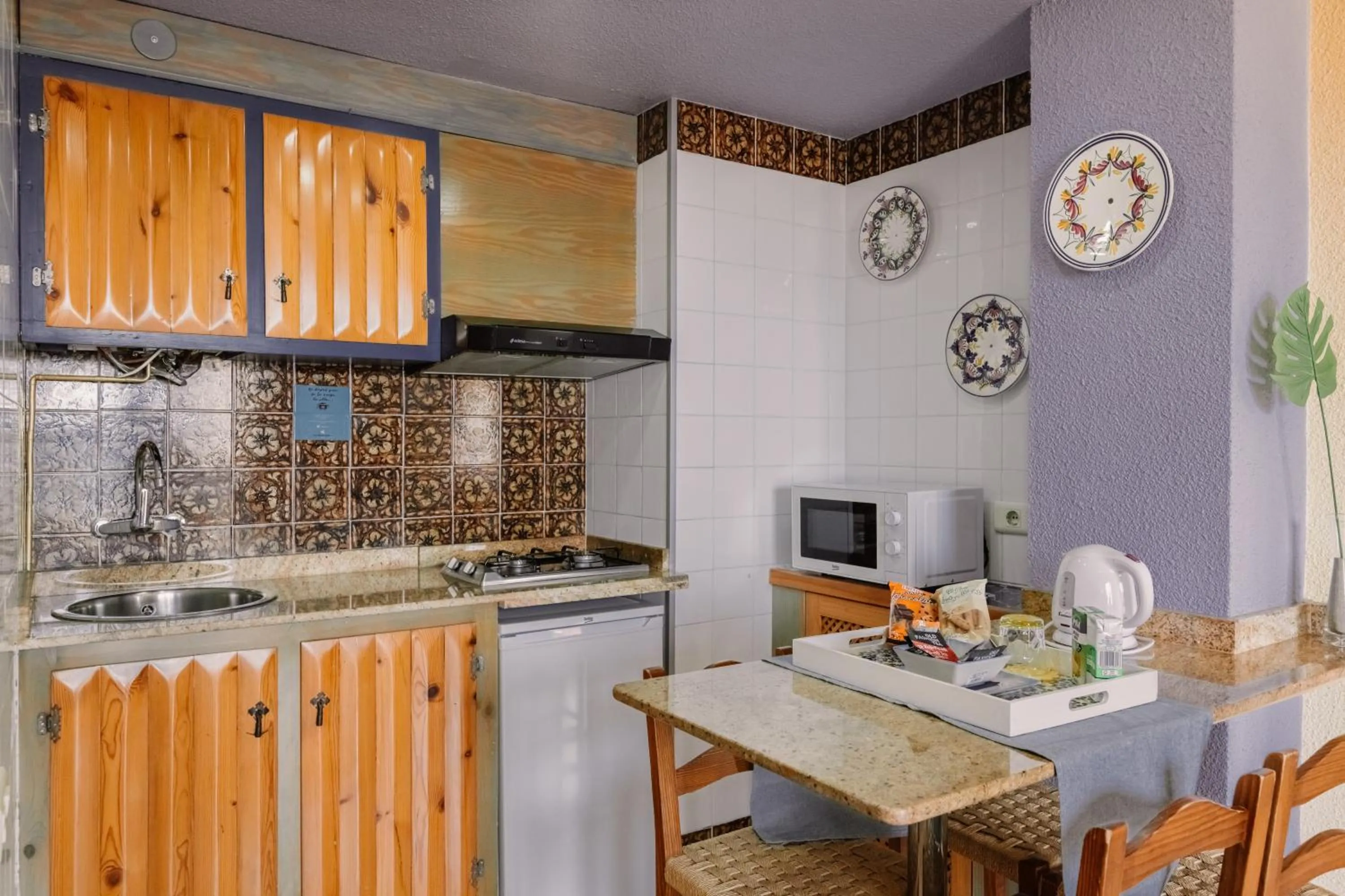 kitchen in Hotel Apartamentos Londres La Manga