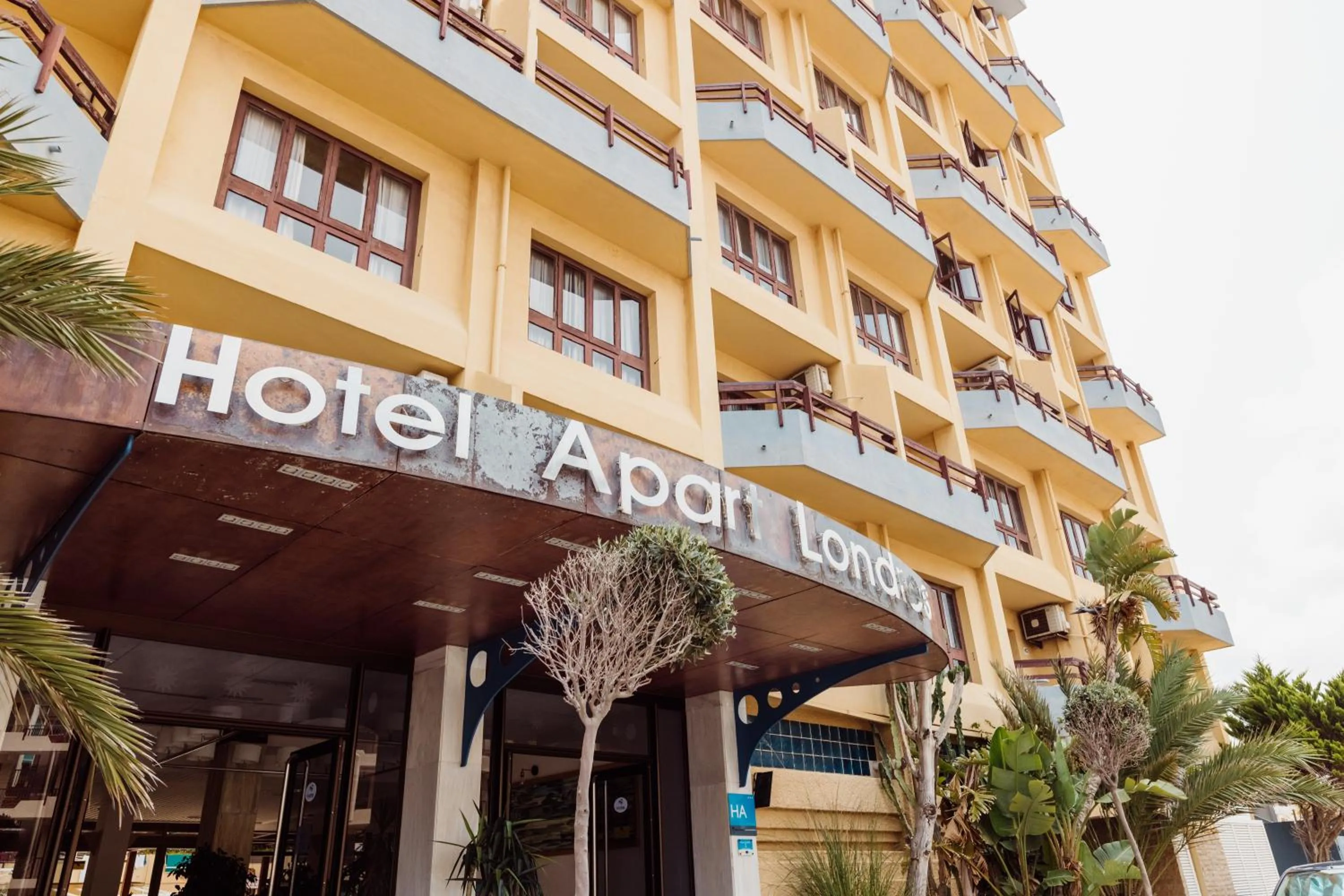 Property building in Hotel Apartamentos Londres La Manga