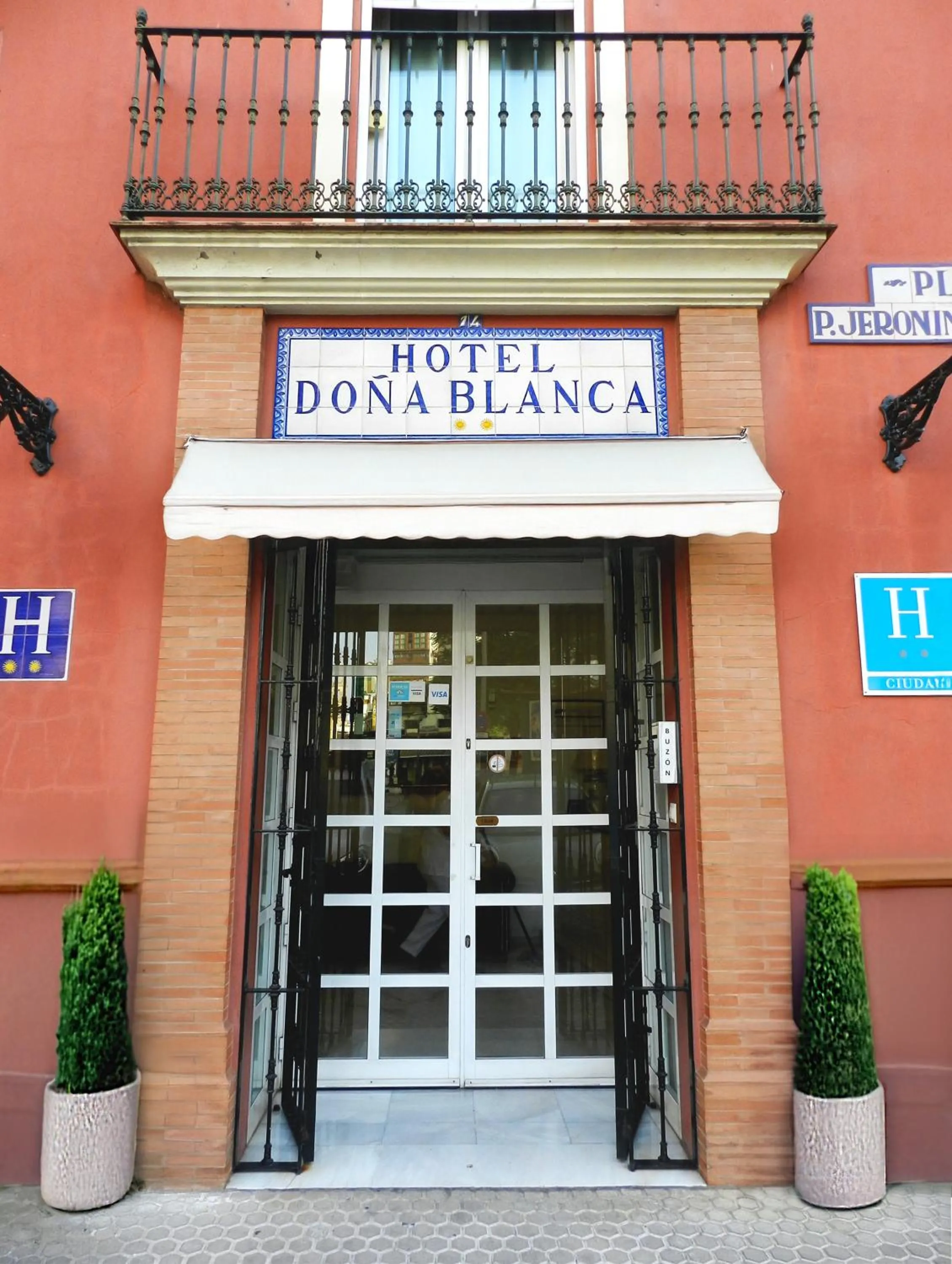 Property building in Hotel Doña Blanca