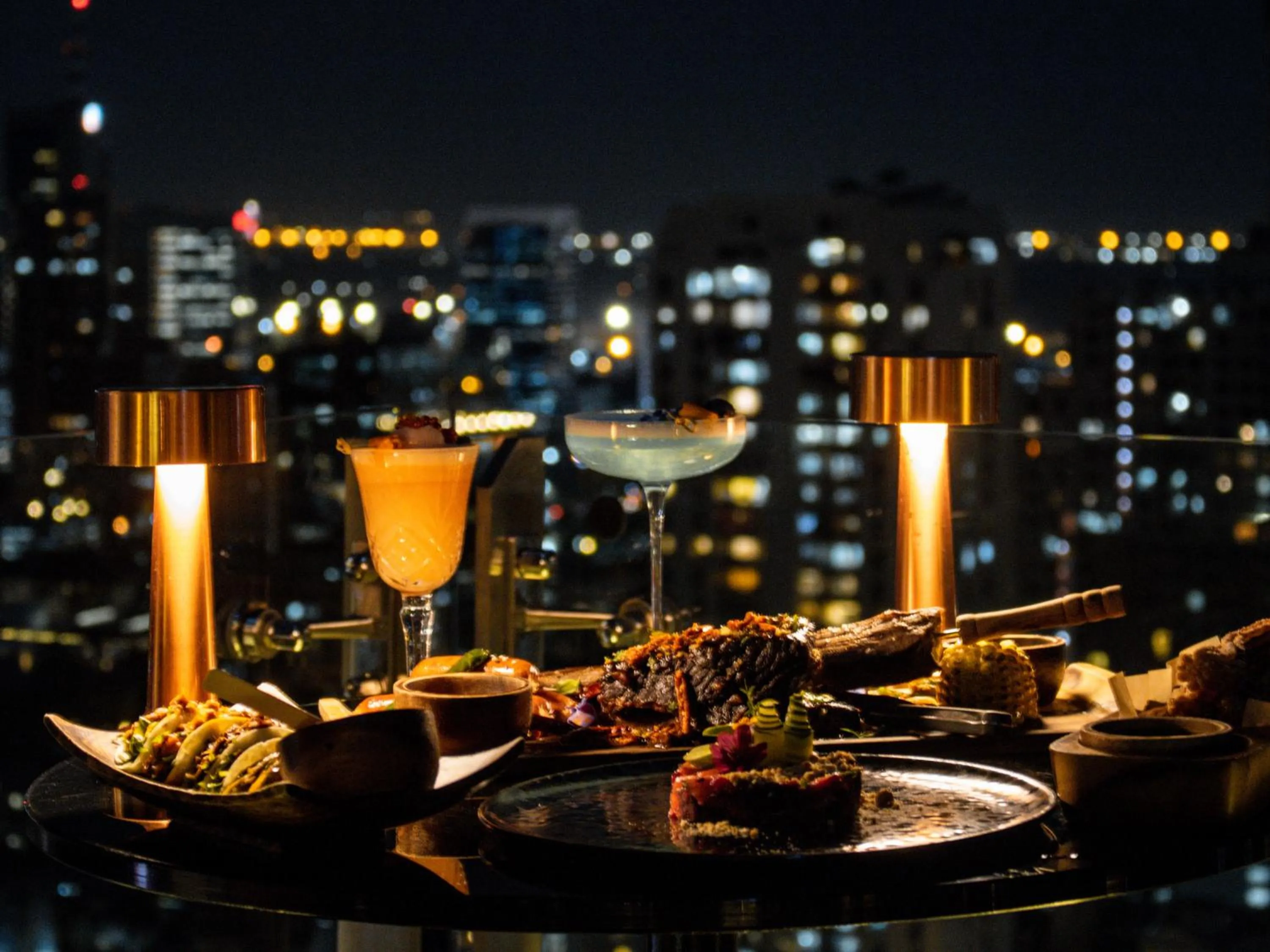 Restaurant/places to eat in SKYVIEW Hotel Bangkok - Sukhumvit