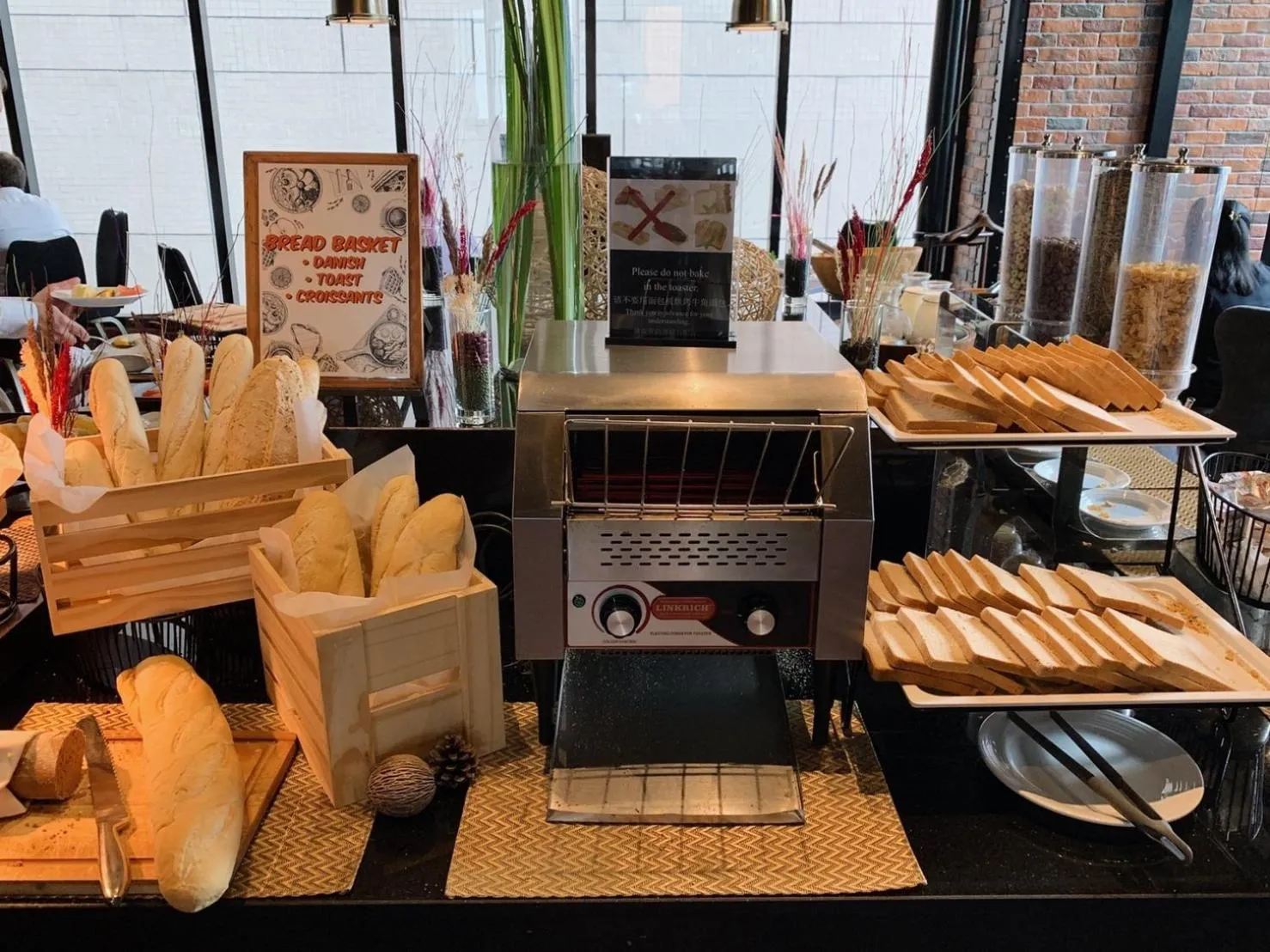 Restaurant/places to eat in SKYVIEW Hotel Bangkok - Sukhumvit