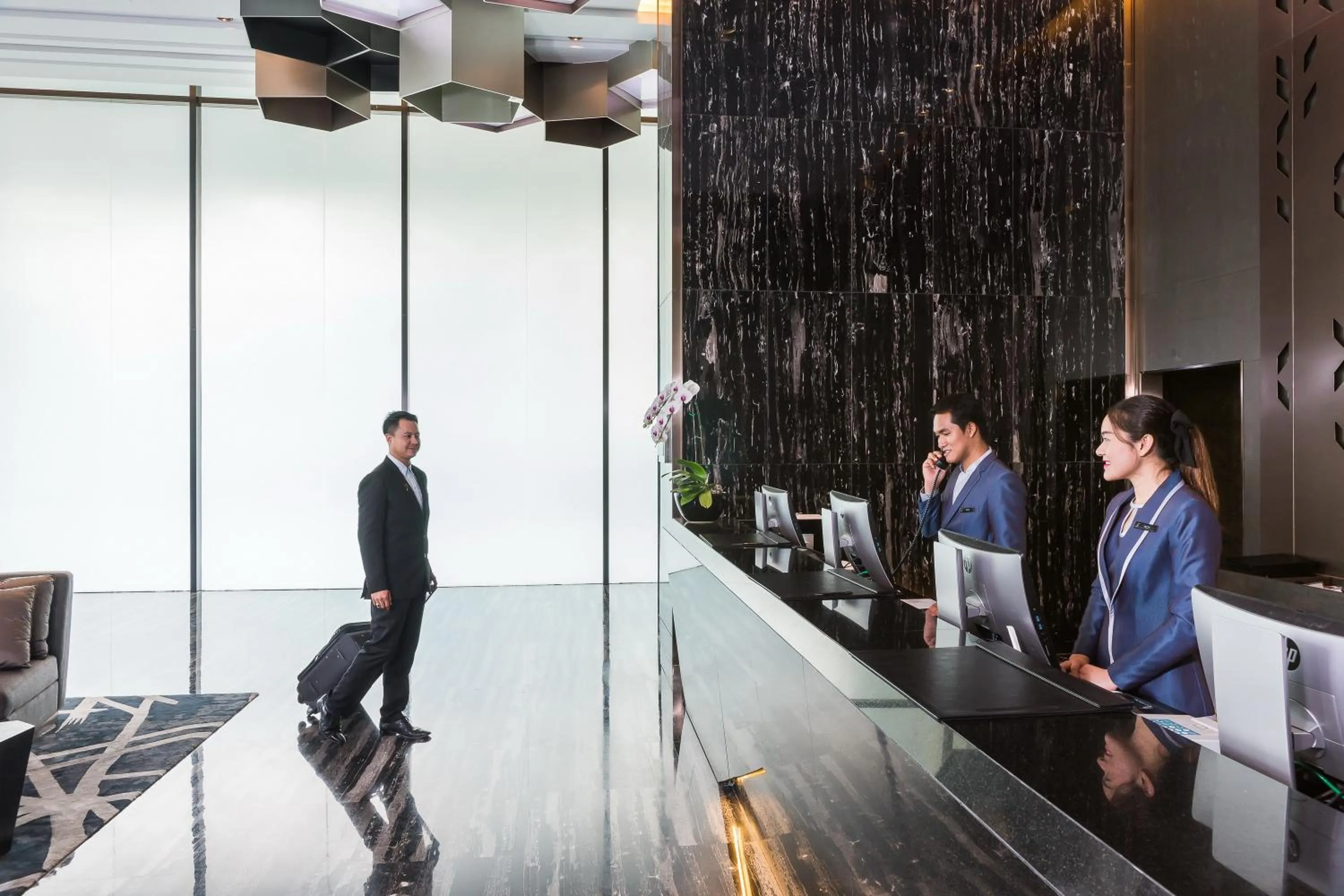 Staff in SKYVIEW Hotel Bangkok - Sukhumvit