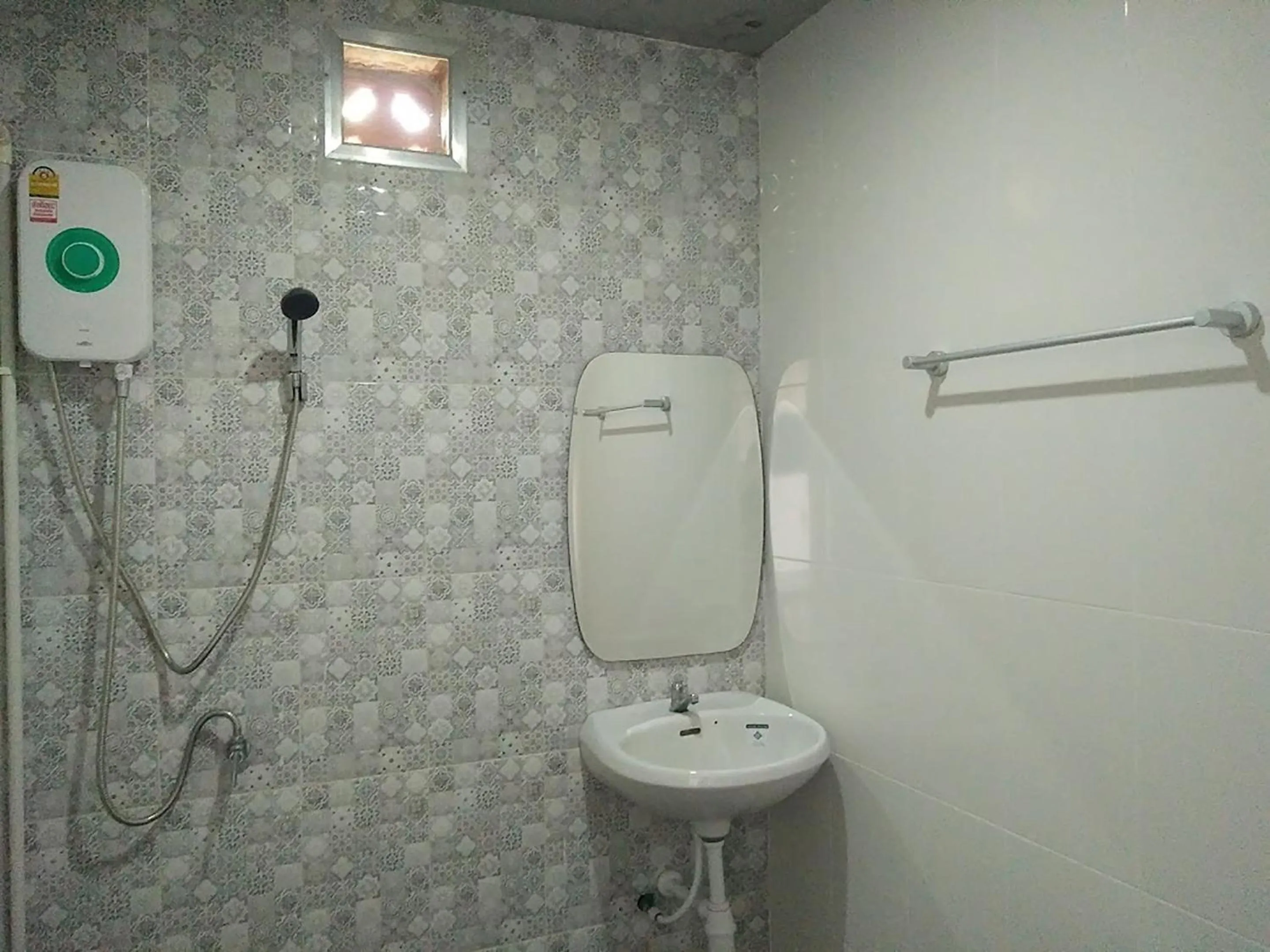 Shower in In Phuket House