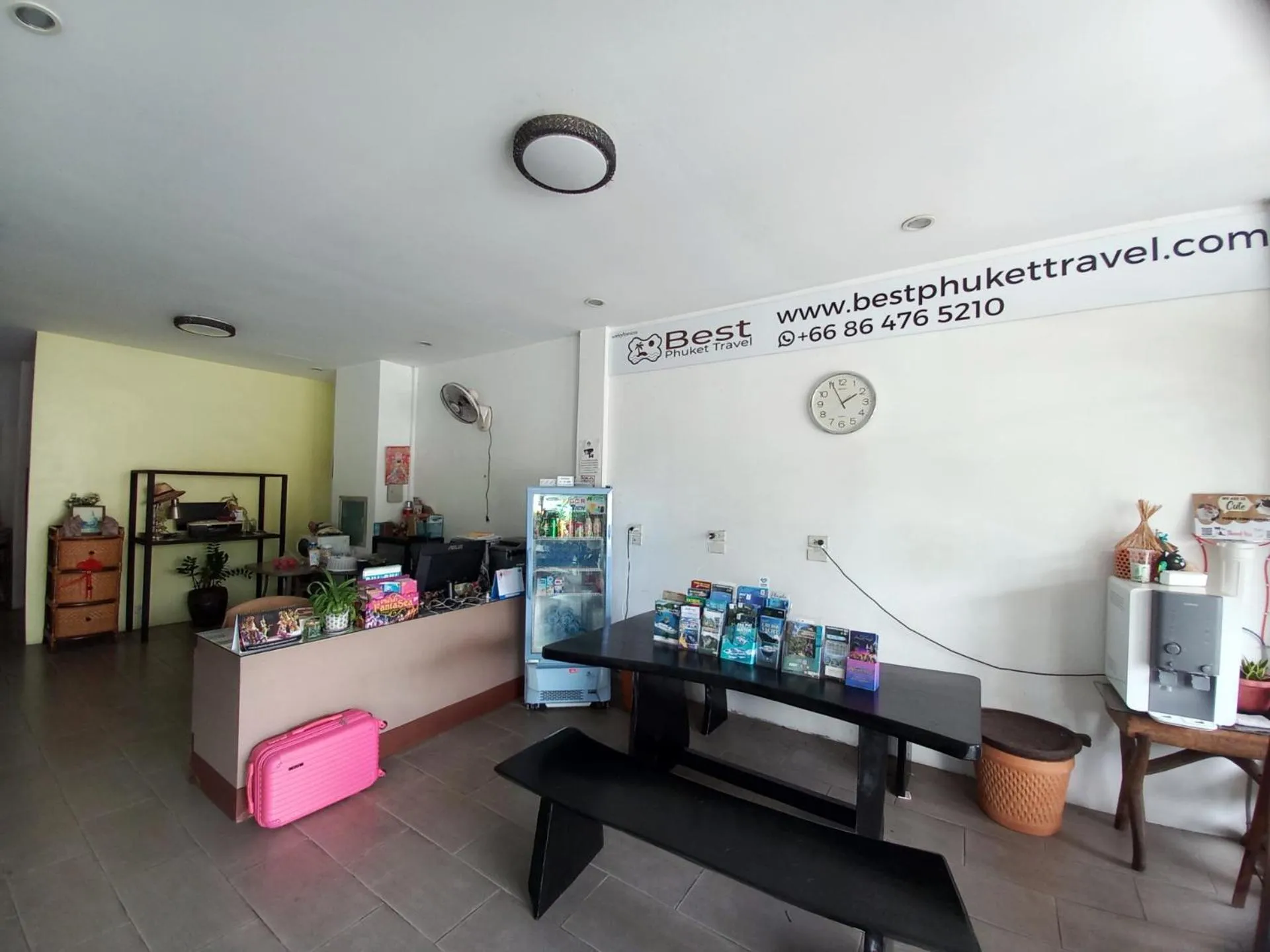 Lobby or reception in In Phuket House