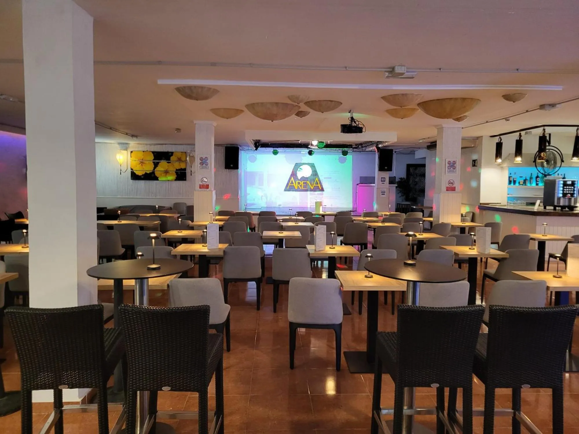 Lounge or bar in Hotel Arena Suite - Adults Only