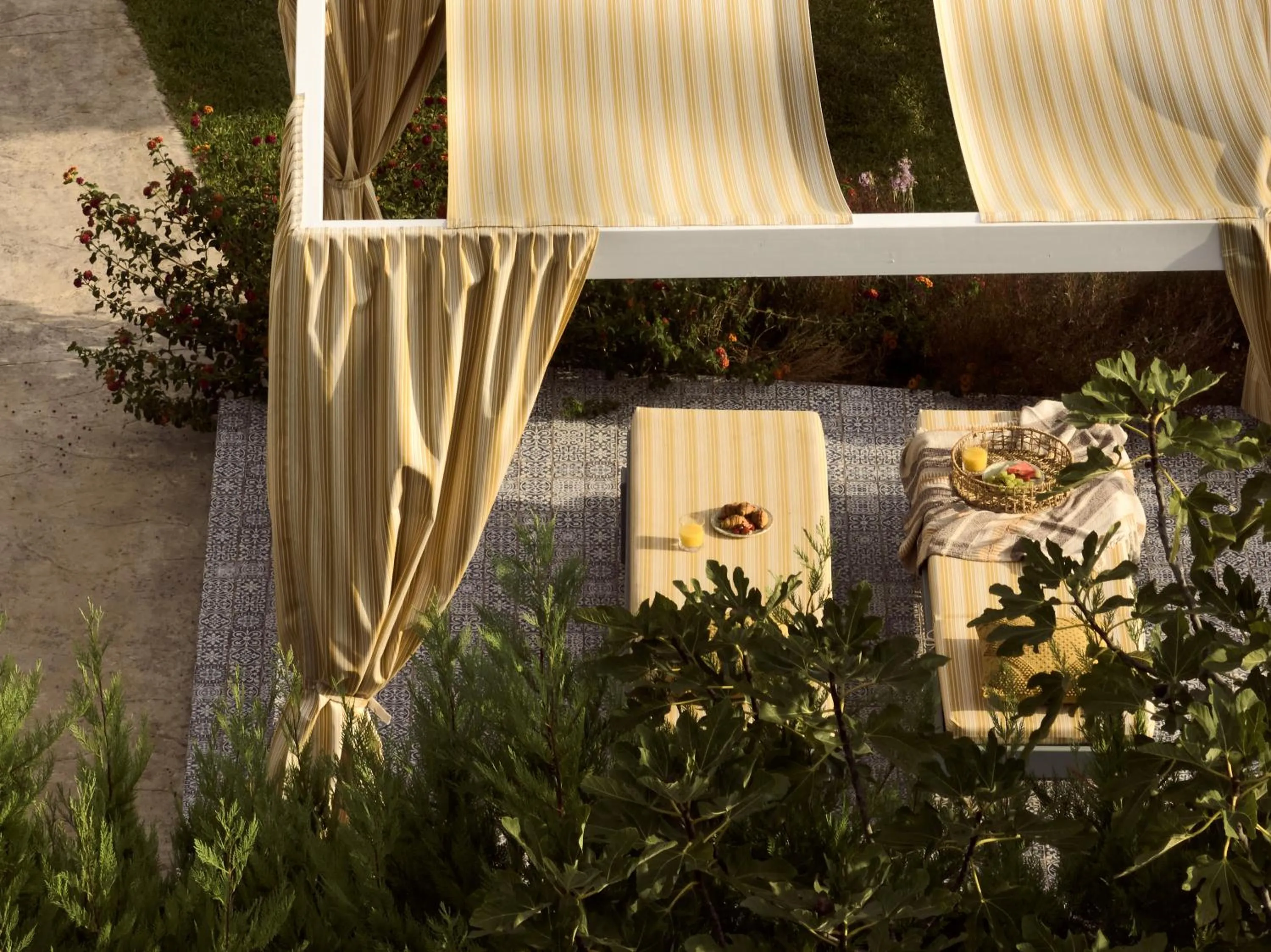 Garden in Memories Apartments