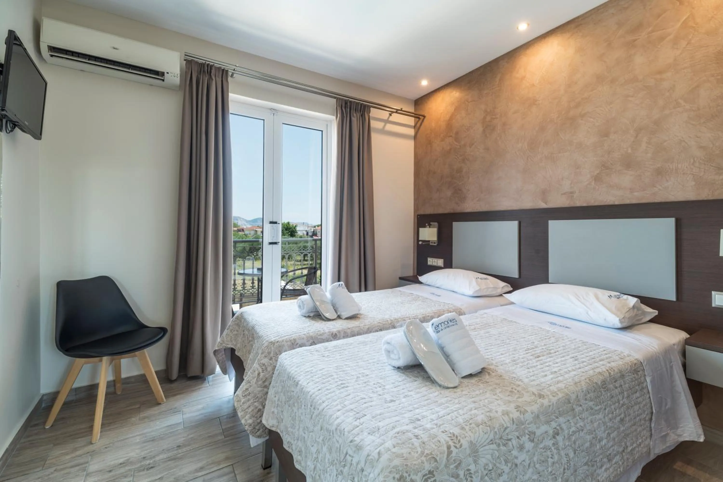 Photo of the whole room, Bed in Memories Apartments