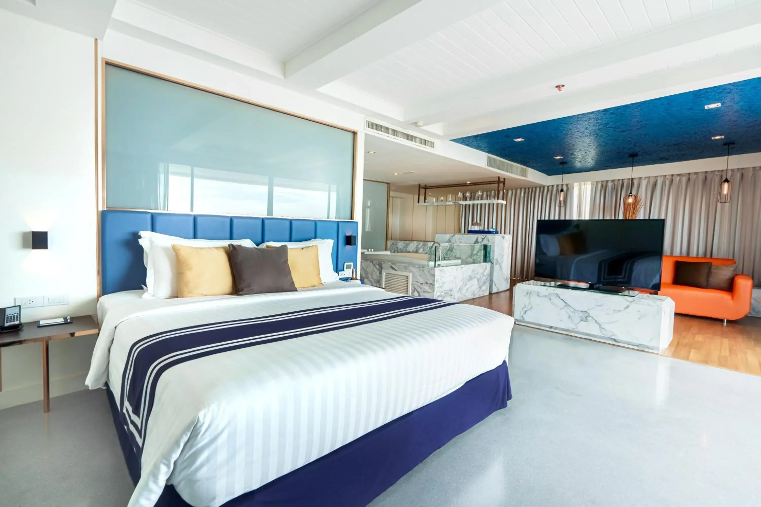 Ocean Front Suite in A-One The Royal Cruise Hotel Pattaya - SHA Extra Plus Ocean Front Suite in A-One The Royal Cruise Hotel Pattaya - SHA Extra Plus