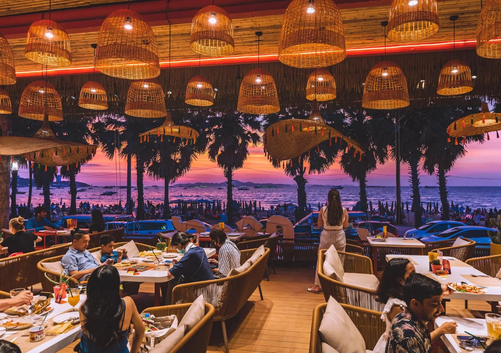 Restaurant/places to eat in A-One The Royal Cruise Hotel Pattaya - SHA Extra Plus