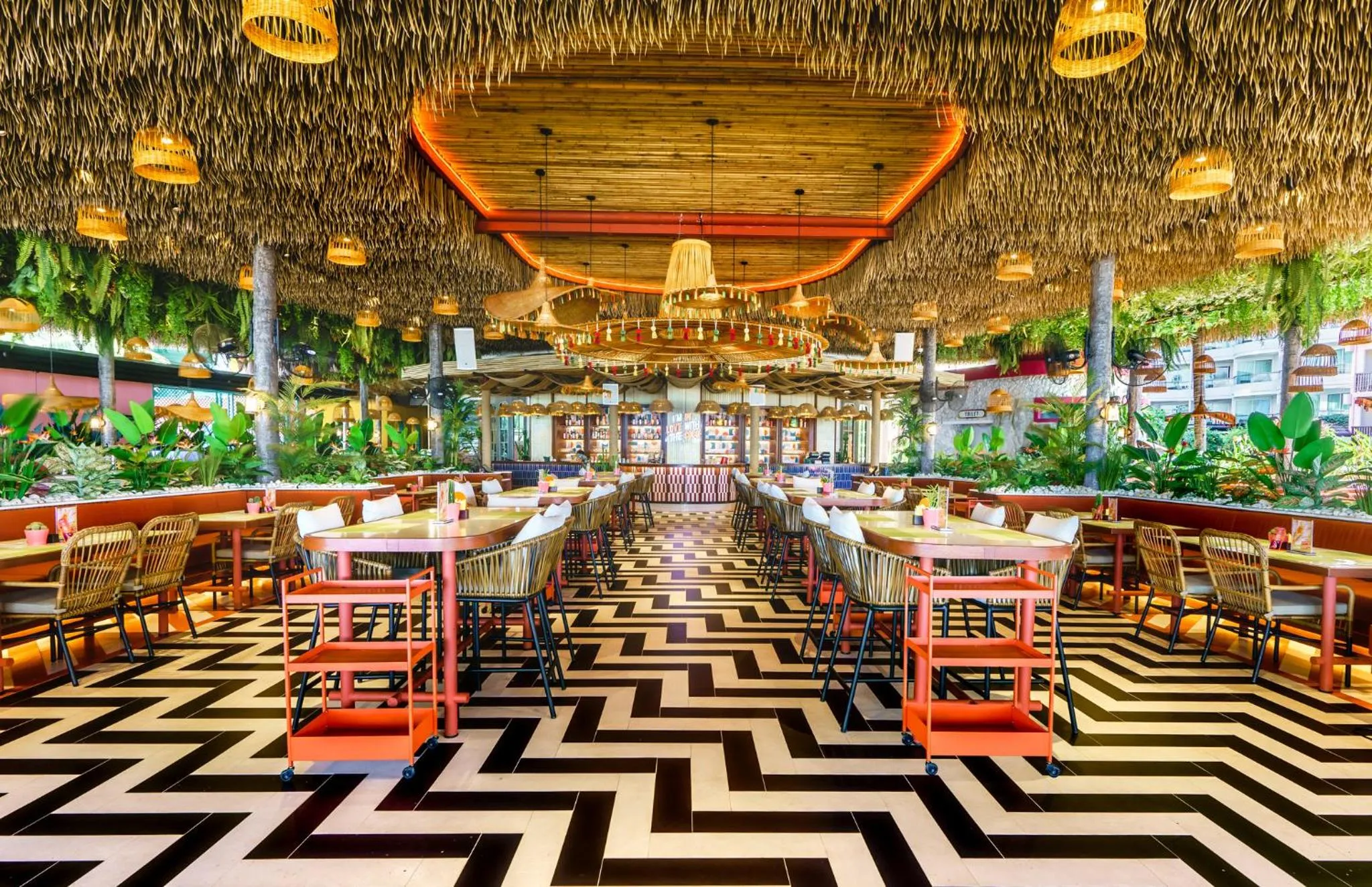 Restaurant/places to eat in A-One The Royal Cruise Hotel Pattaya - SHA Extra Plus