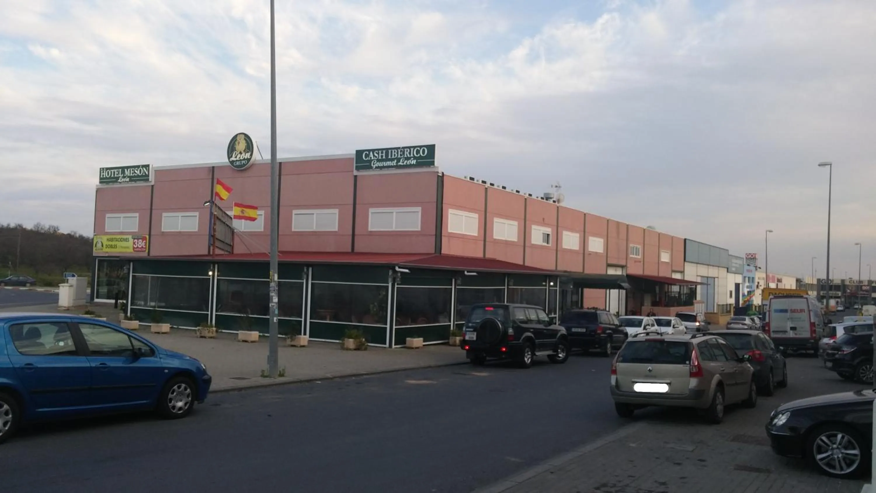 Property building in Hotel León