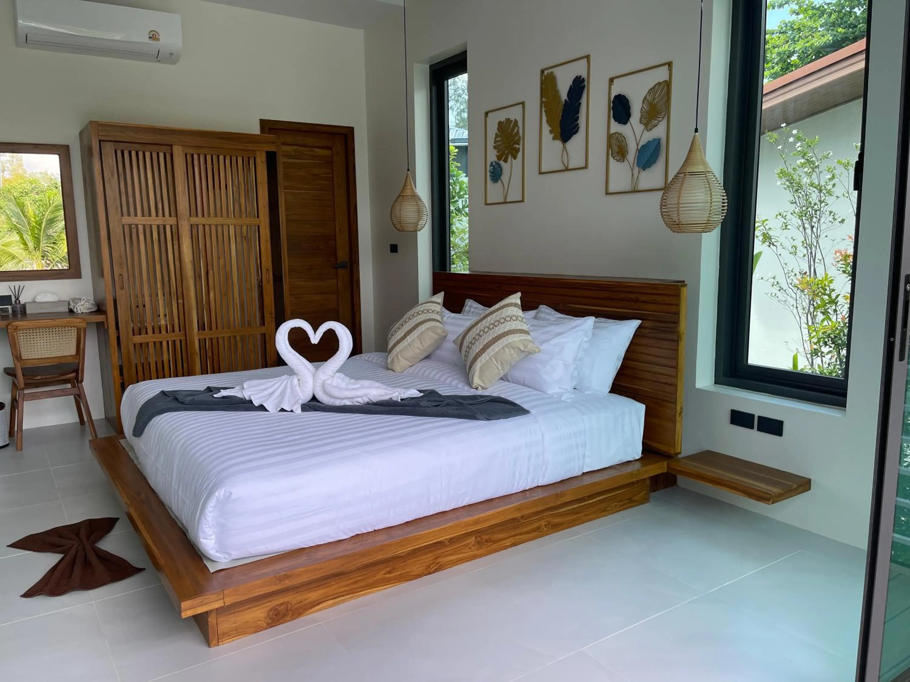 Bed in Breeze Bay Villa