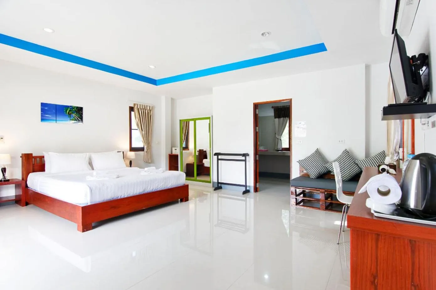 Photo of the whole room, Bed in Breeze Bay Villa