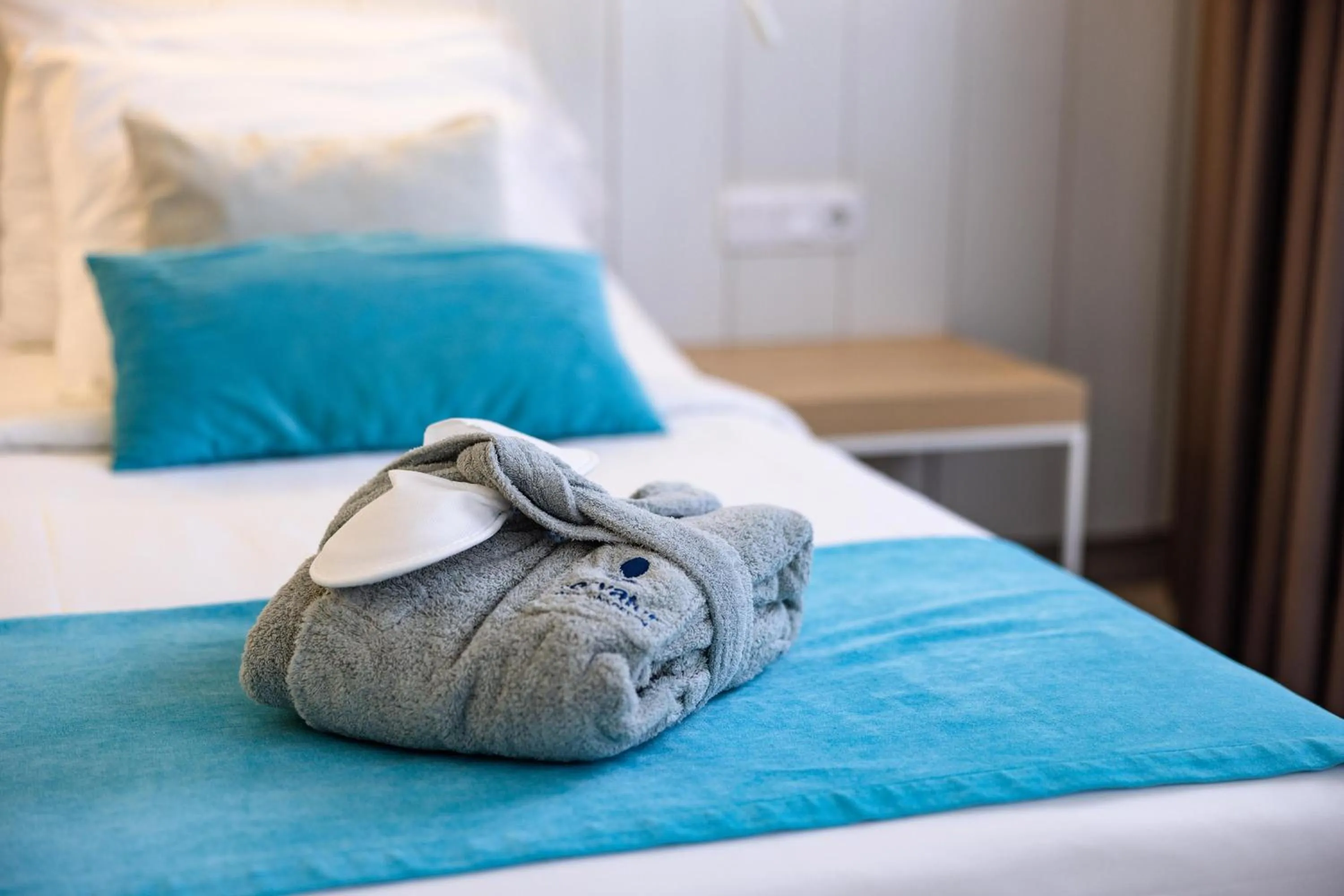 Photo of the whole room, Bed in Servatur Playa Bonita