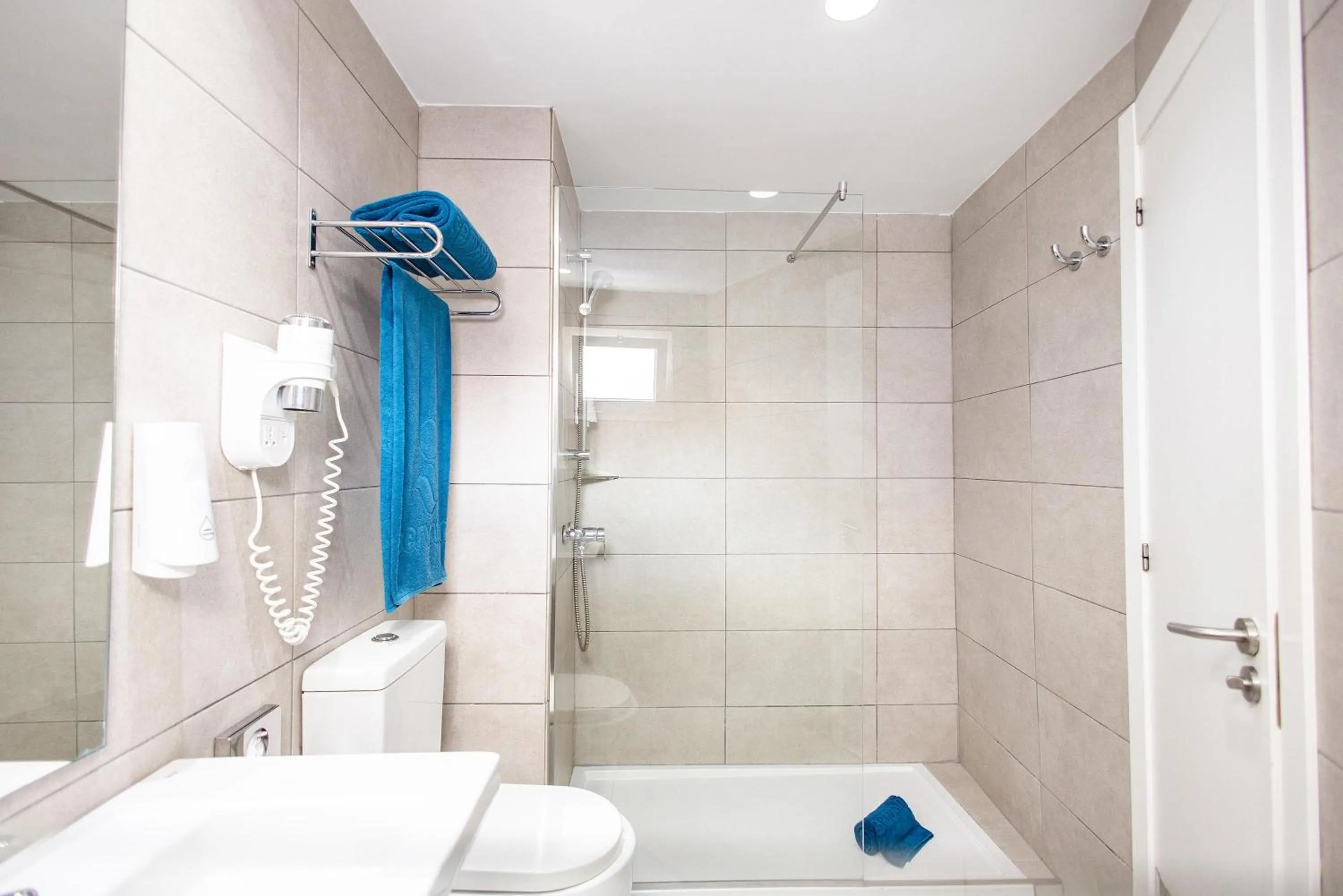 Bathroom in Servatur Playa Bonita