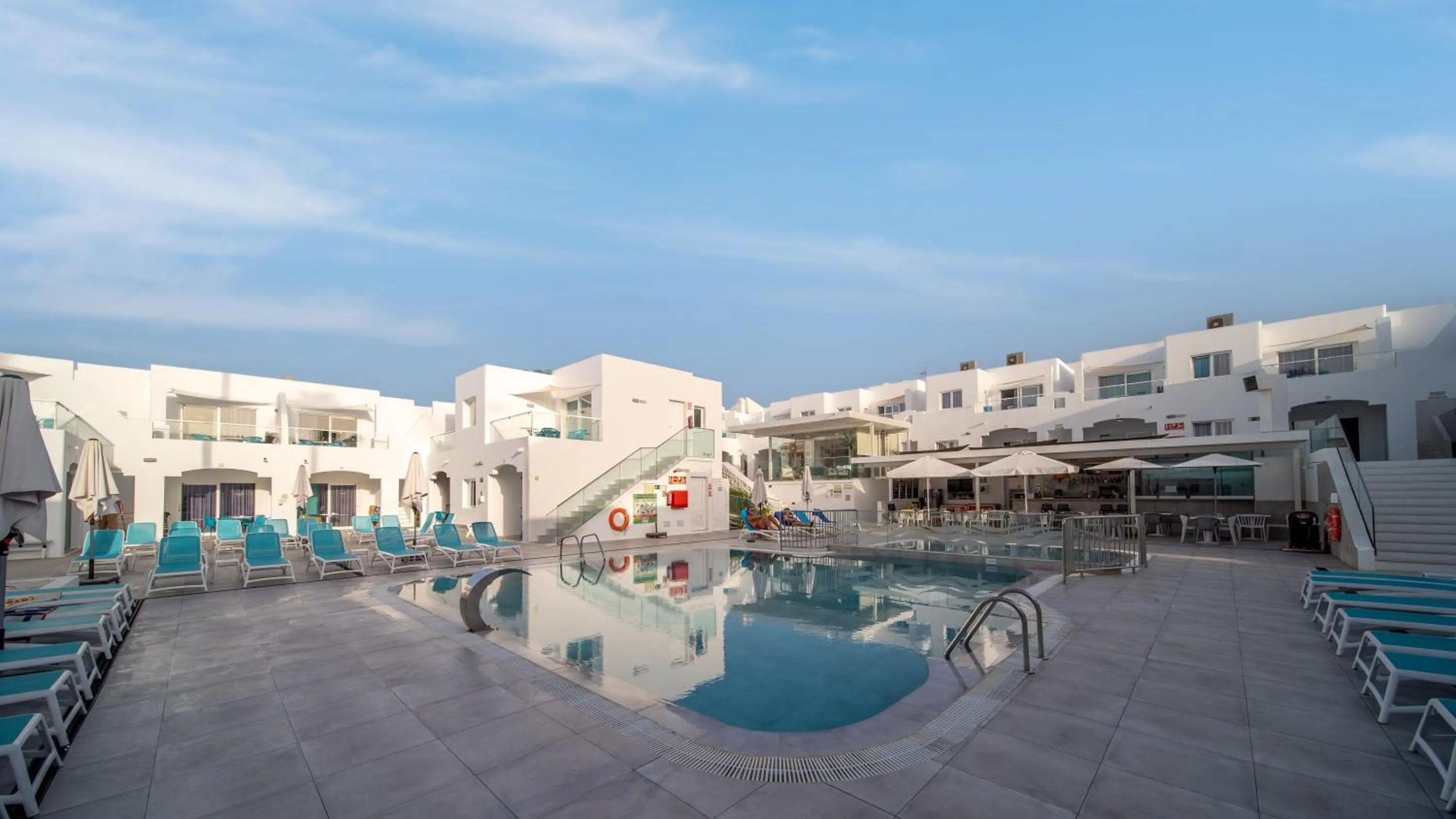 Swimming pool in Guinate Club Apartamentos