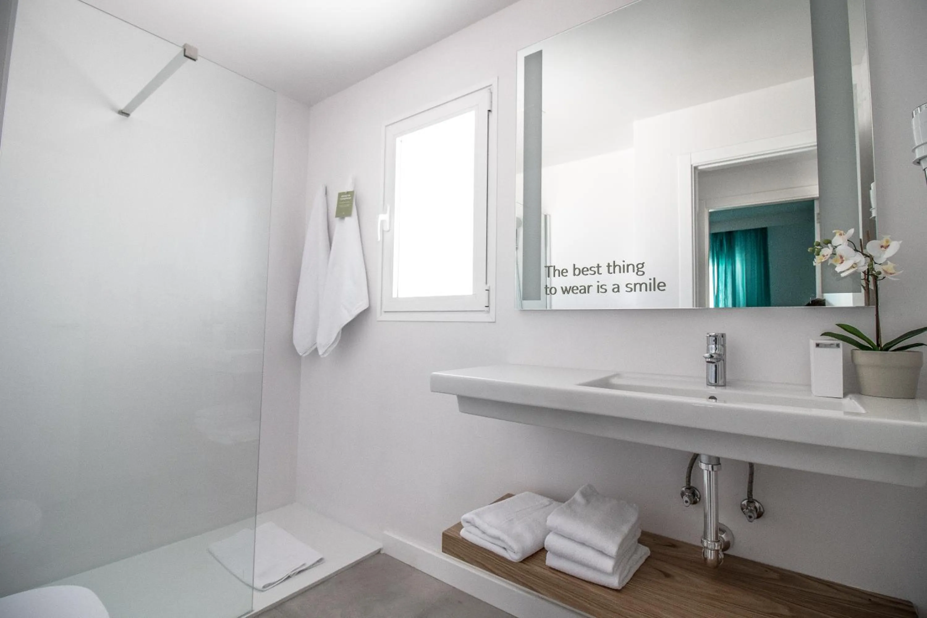 Shower in Guinate Club Apartamentos